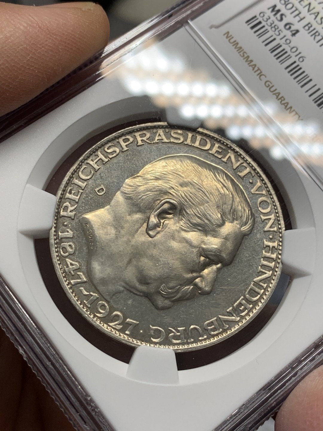 《竞宝斋》第128场-周日，周一 ，2场连拍（全场包邮） NGC-MS64 德国 1927年 兴登堡五马克形制银章 通体丝绸光，品相上乘，值得收藏
