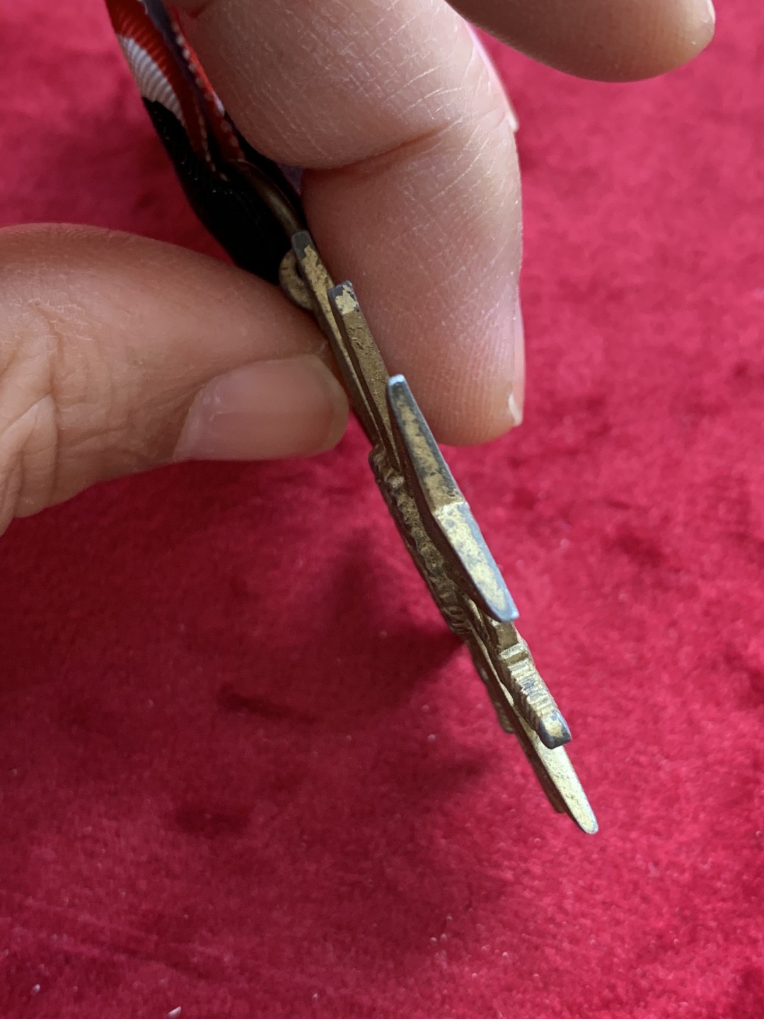 《竞宝斋》第128场-周日，周一 ，2场连拍（全场包邮） 德意志第三帝国带剑十字勋章 1939-1945 铜制 原品勋带