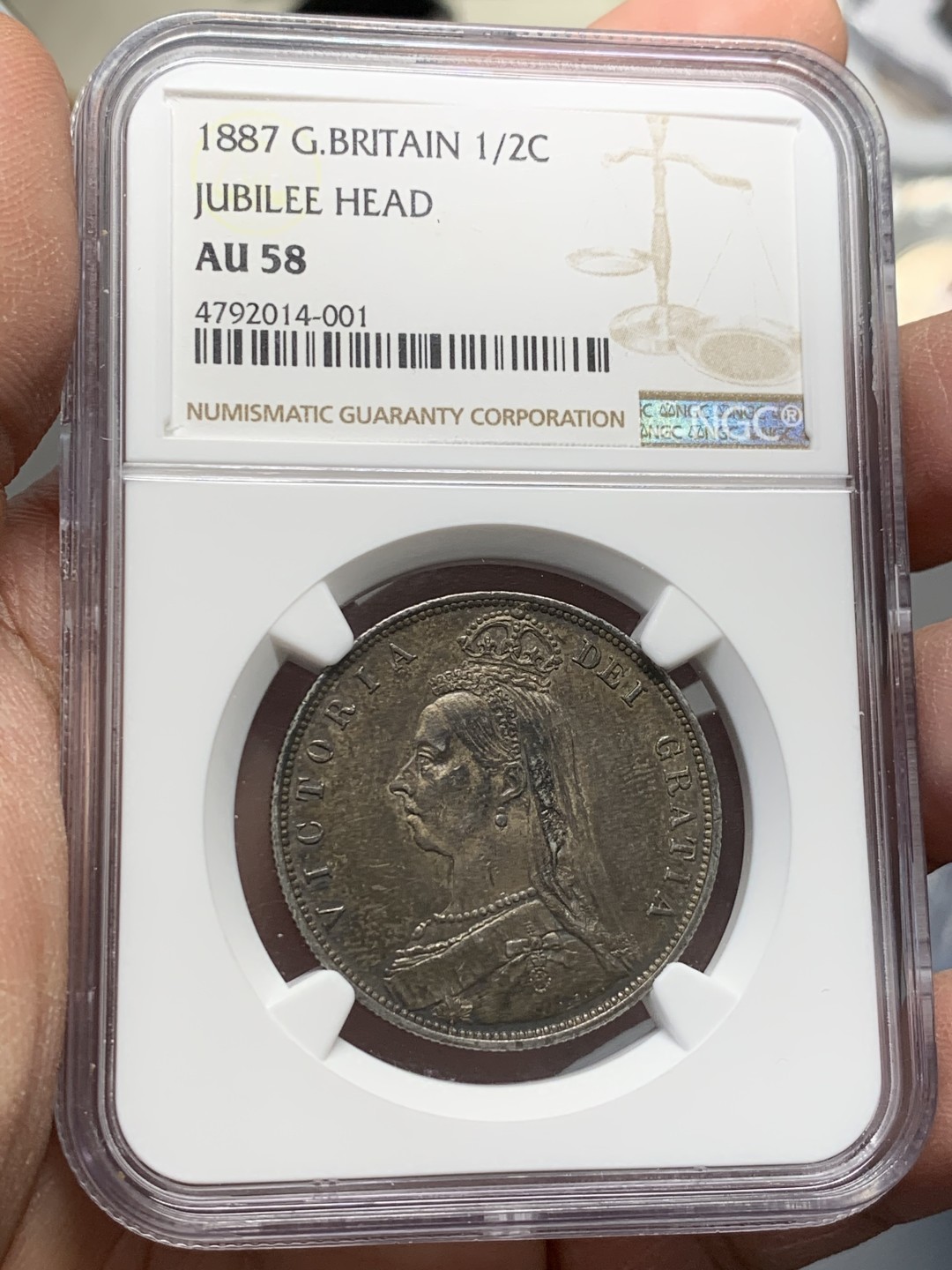 《竞宝斋》第128场-周日，周一 ，2场连拍（全场包邮） NGC-AU58 1887年英国维多利亚女王高冠半克朗银币 自然黑彩好状态，底板细节俱佳