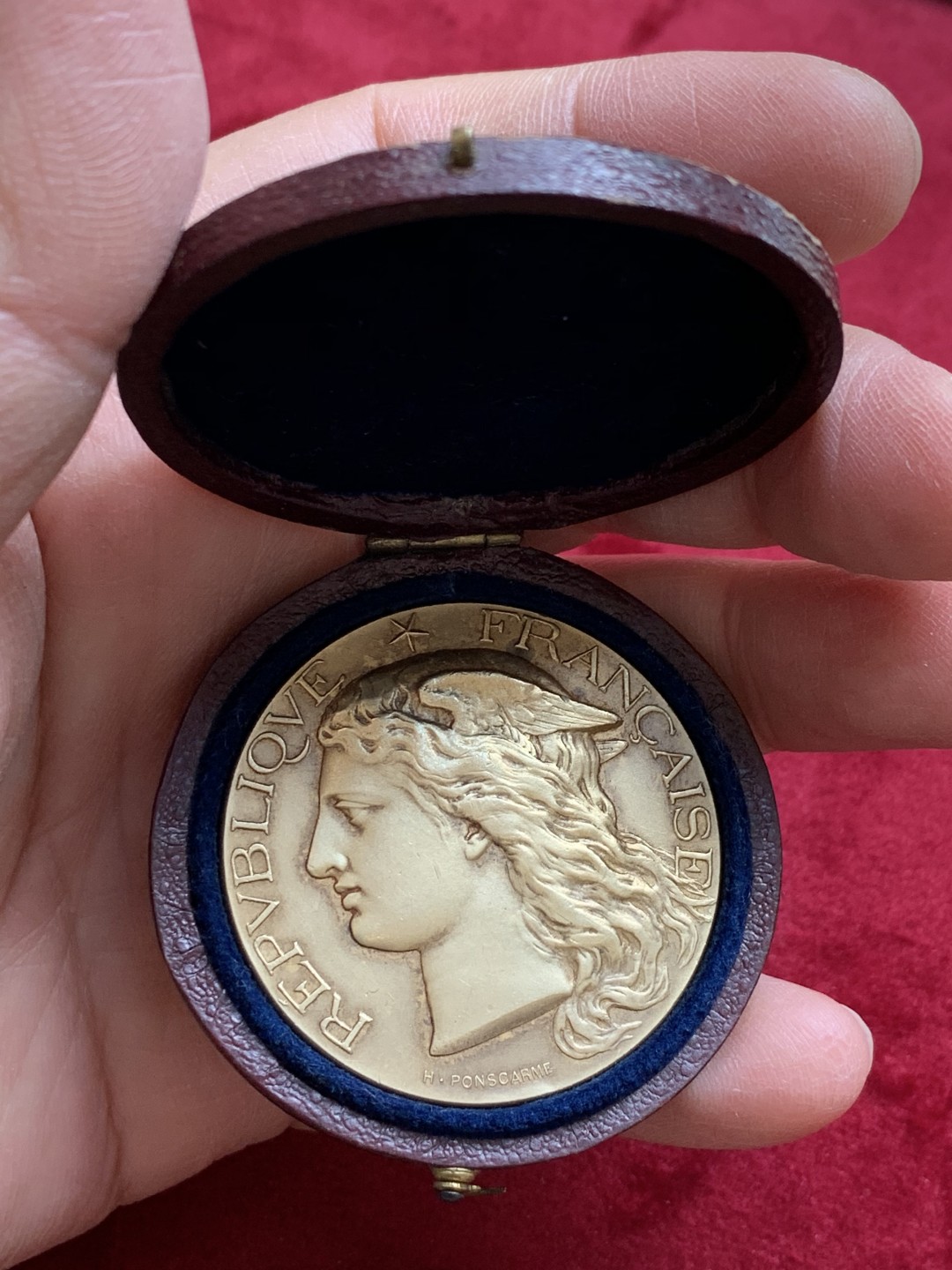 《竞宝斋》第128场-周日，周一 ，2场连拍（全场包邮） 1897法国 商业部墨丘力 镀金银章 原盒纪念章 41mm 37克 带银标