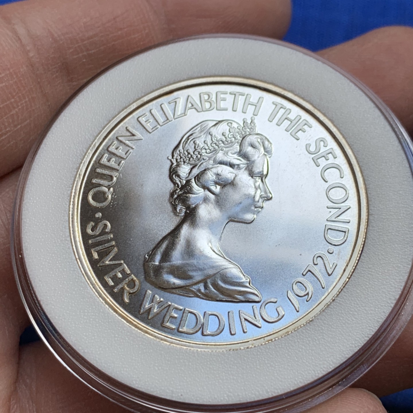 《竞宝斋》第128场-周日，周一 ，2场连拍（全场包邮） 泽西岛 1972  2磅  女王银婚  帆船银币 BU品