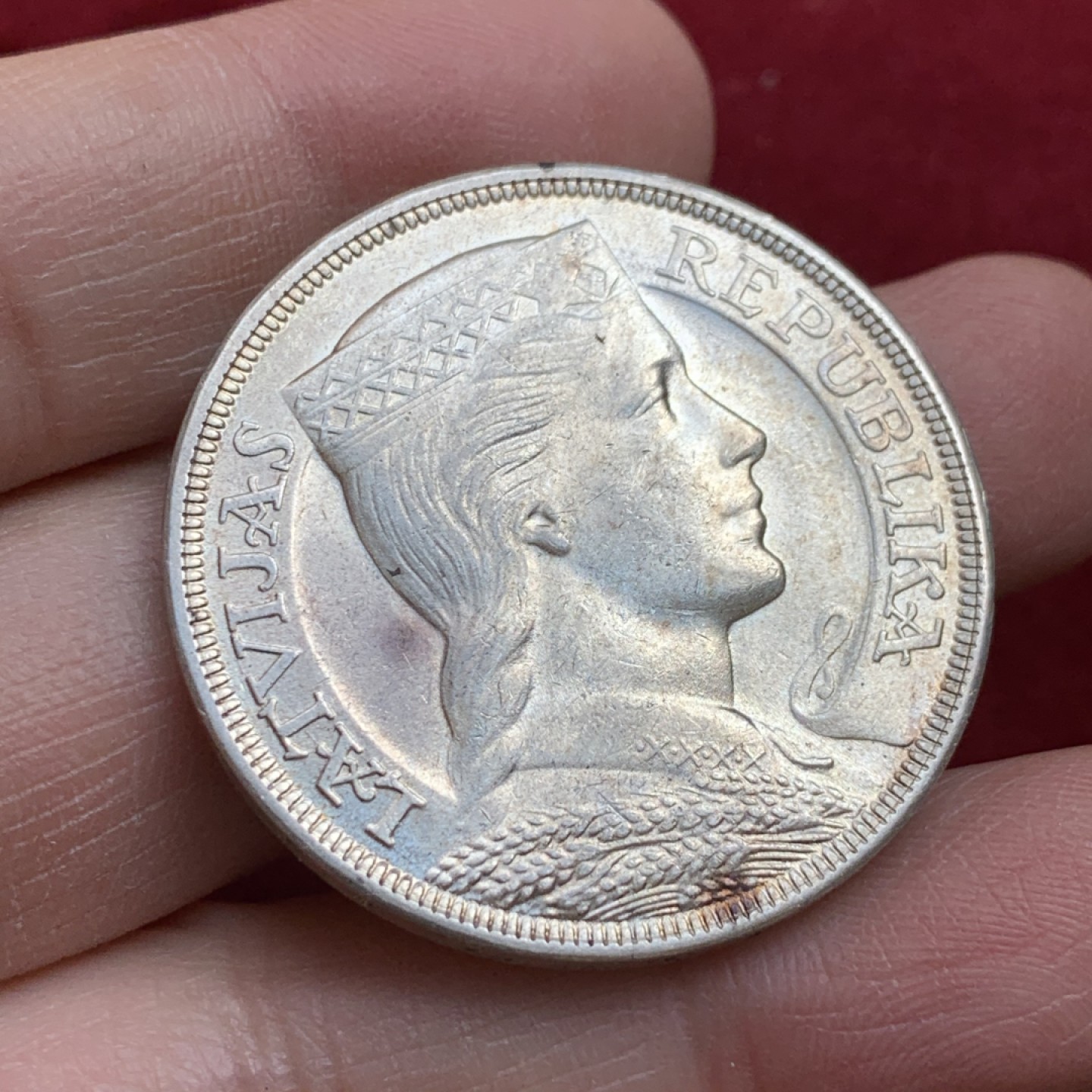 《竞宝斋》第128场-周日，周一 ，2场连拍（全场包邮） 拉脱维亚 1931年5立特 银币 谷物女神 丝滑包浆 暴涨品种