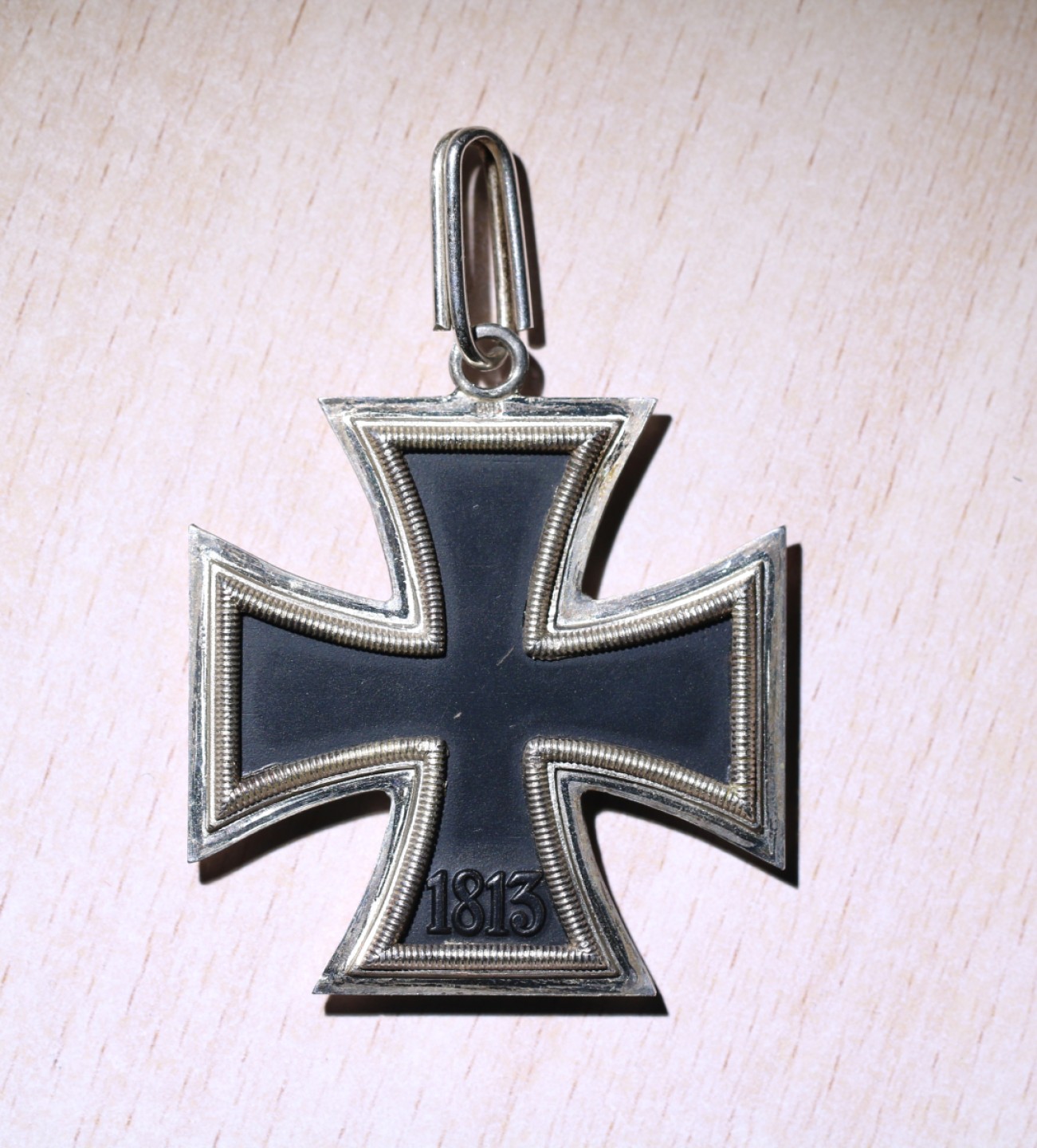 大猫徽章拍卖第212期  骑士铁十字57版 好品 后期盒子 