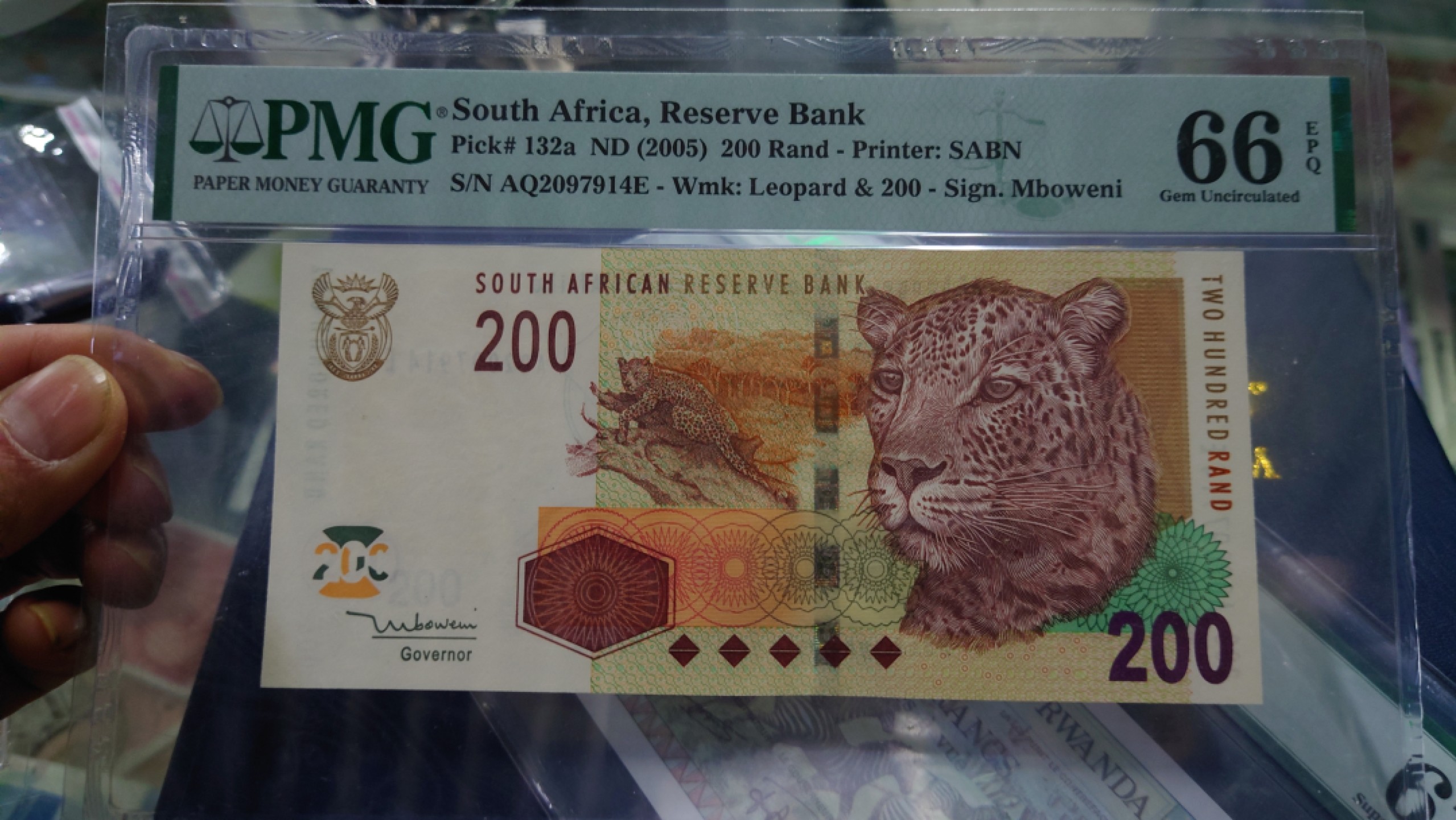【世界钱币收藏】精品微拍第53期暨2022年第十期 众多裸钞评级币超低价起拍 年末让利 出价极有大可能中标 2005年南非200兰特 PMG66E尾4