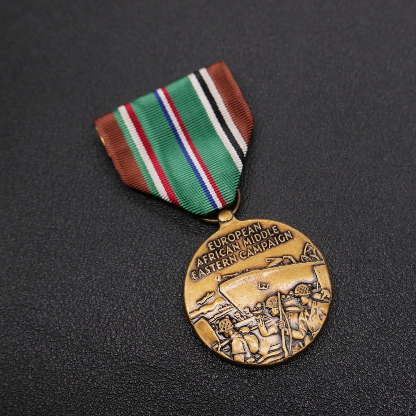勋章奖章交易所2023年元旦拍卖 美国欧洲-非洲-中东战役奖章,1942年设立。
