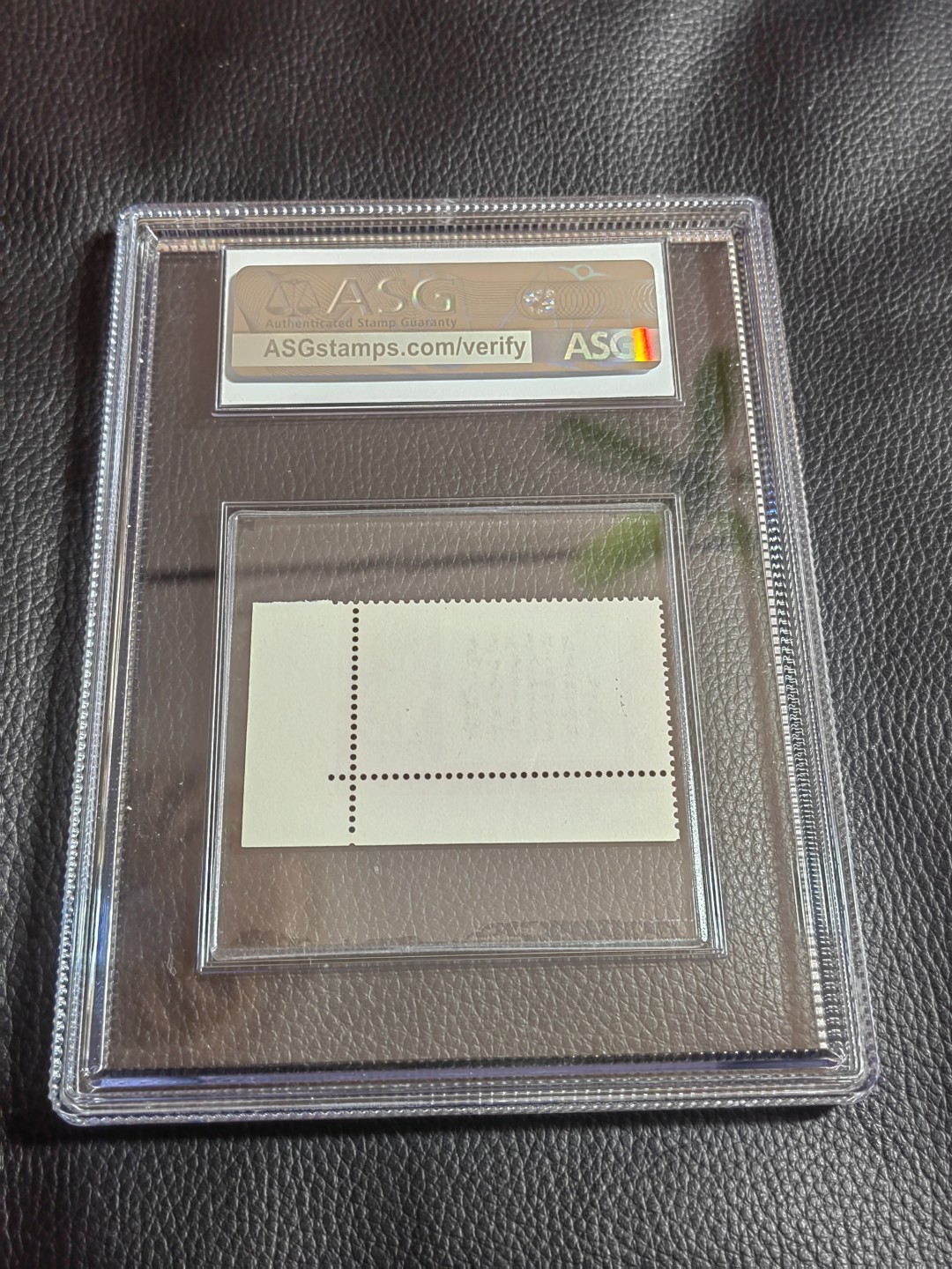 洪涛臻品批发群  精选邮票限时拍卖第一百二十八期 ✦一手出分✦文11白题词  ASG85分OG ，带色标，直角边，稀缺色标。大盒带内衬，最新出分，壳子完好无划痕， 绝中绝送评，经典人气票，85分超高性价比，最严格时期出分，喜欢不要错过