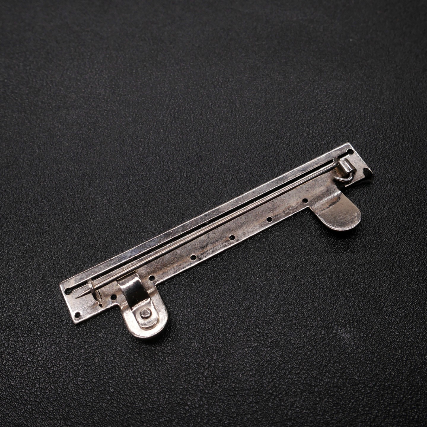 勋章奖章交易所2023年元旦拍卖 英国3联勋架