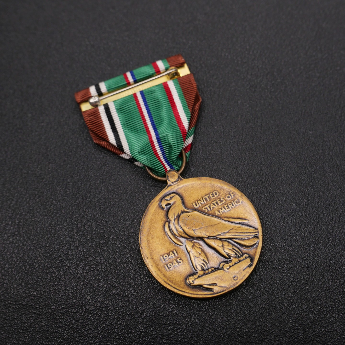 勋章奖章交易所2023年元旦拍卖 美国欧洲-非洲-中东战役奖章,1942年设立。