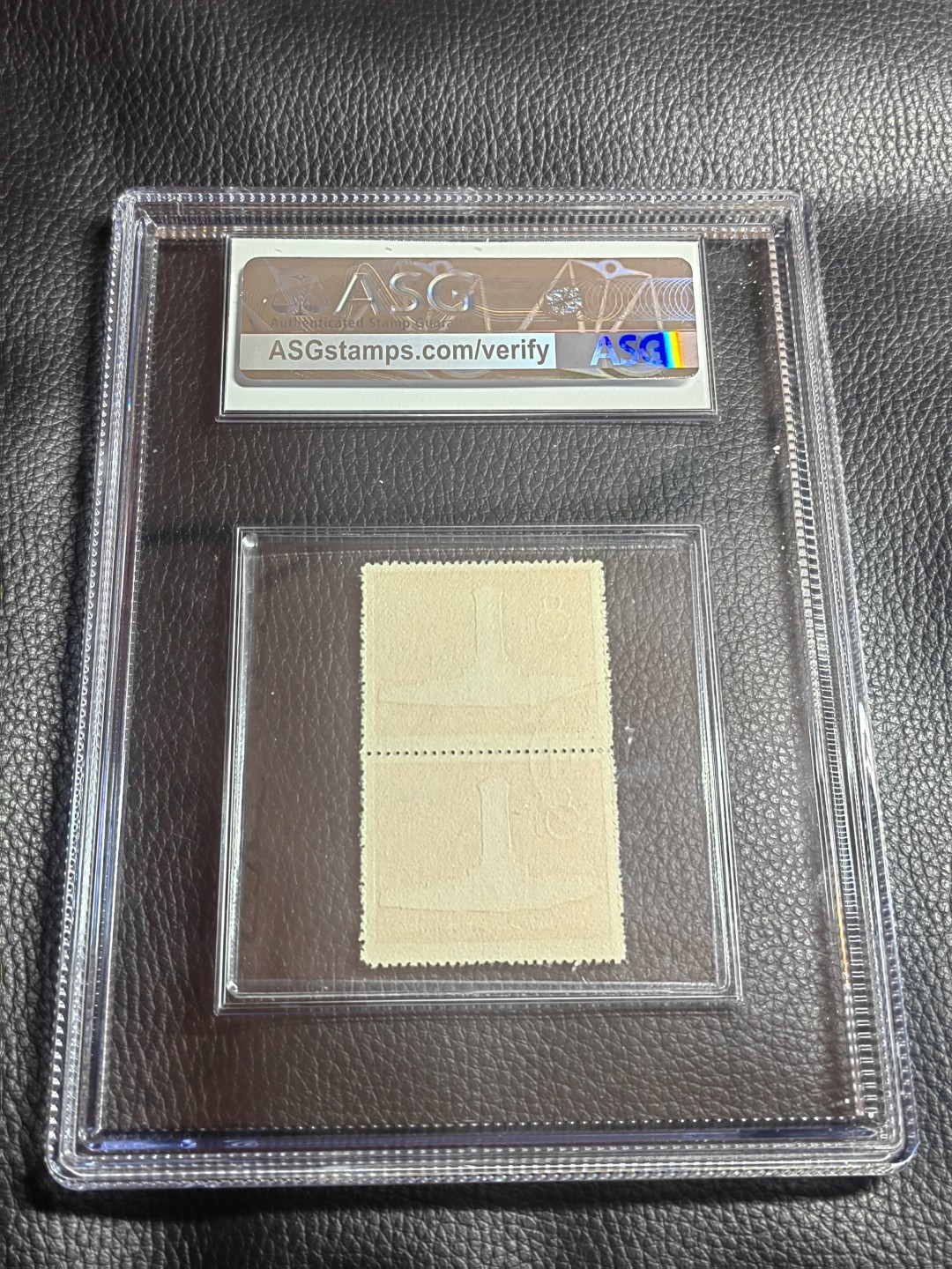 洪涛臻品批发群  精选邮票限时拍卖第一百三十一期 纪47纪念碑★盖销  ✦✦钢戳精品竖2连，大盒带内衬✦✦ ASG90高分OP一枚，热门品种，最严格时期出分，票状态极佳，红色题材，之前群里都是漏价出，非常不错的摆件，喜欢不要错过