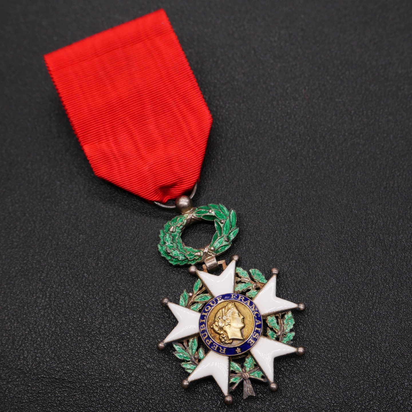 勋章奖章交易所2023年元旦拍卖 法国荣誉军团勋章，第四共和国版，银质珐琅。