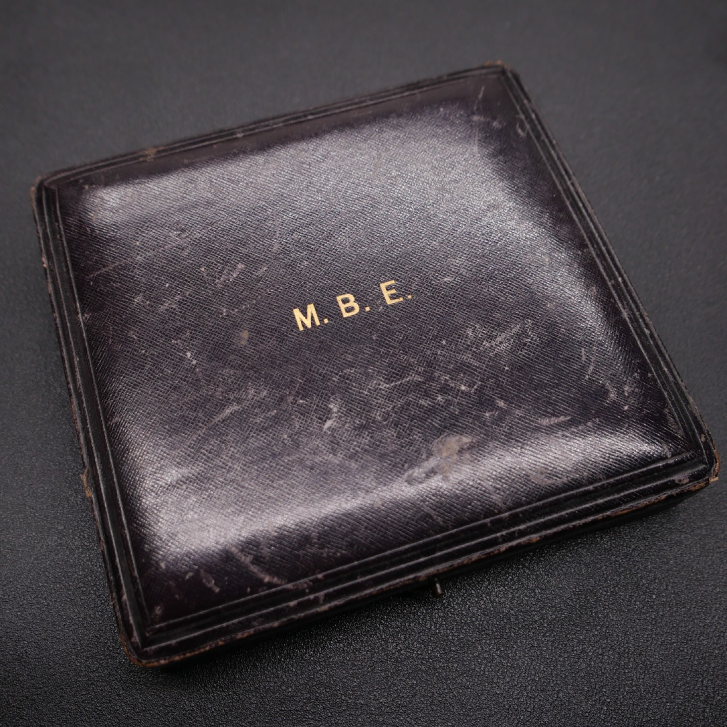 勋章奖章交易所2023年元旦拍卖 英国成员级大英帝国勋章，925银质，乔治五世于1917年设立，第一版（1917-1937年），嘉拉德原盒。