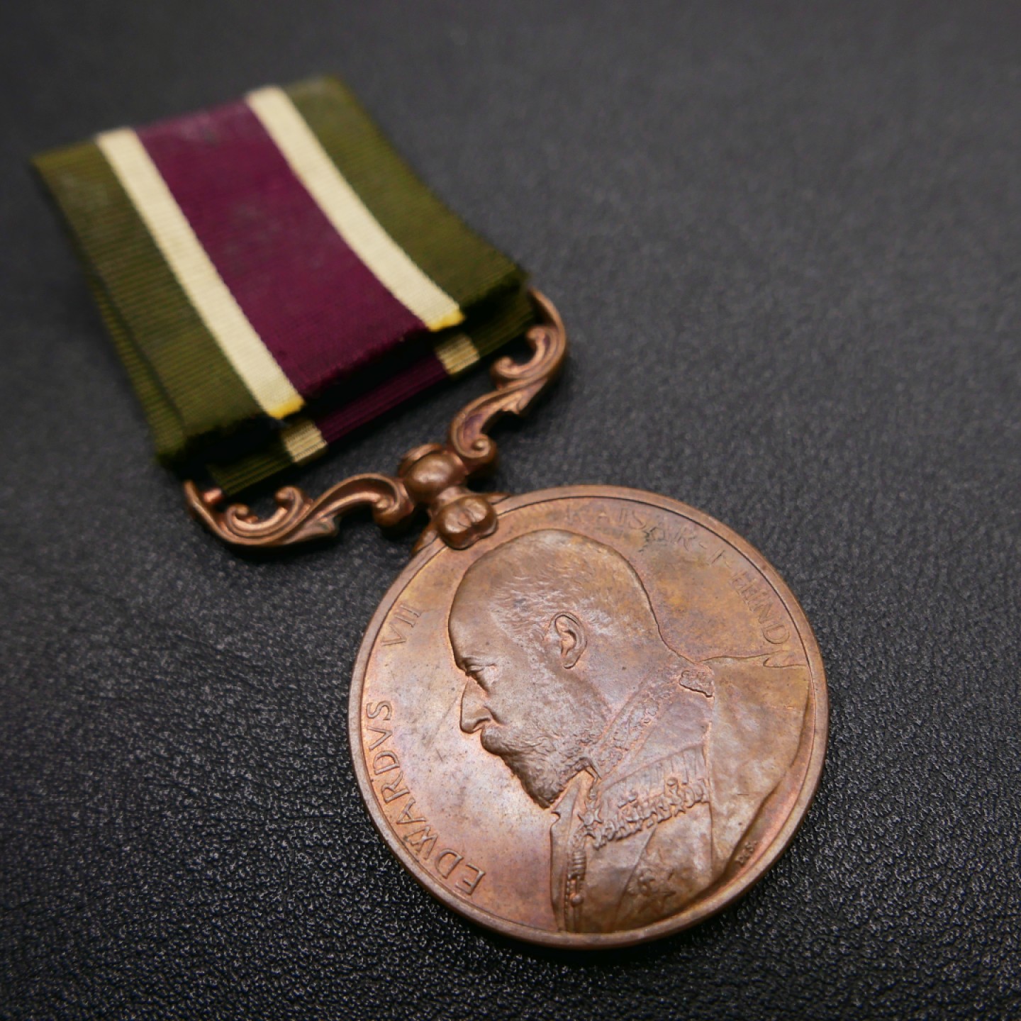 勋章奖章交易所2023年元旦拍卖 英国西藏奖章，1905年设立，铜质版本，授予运输队及劳力等，只颁授约2500枚。