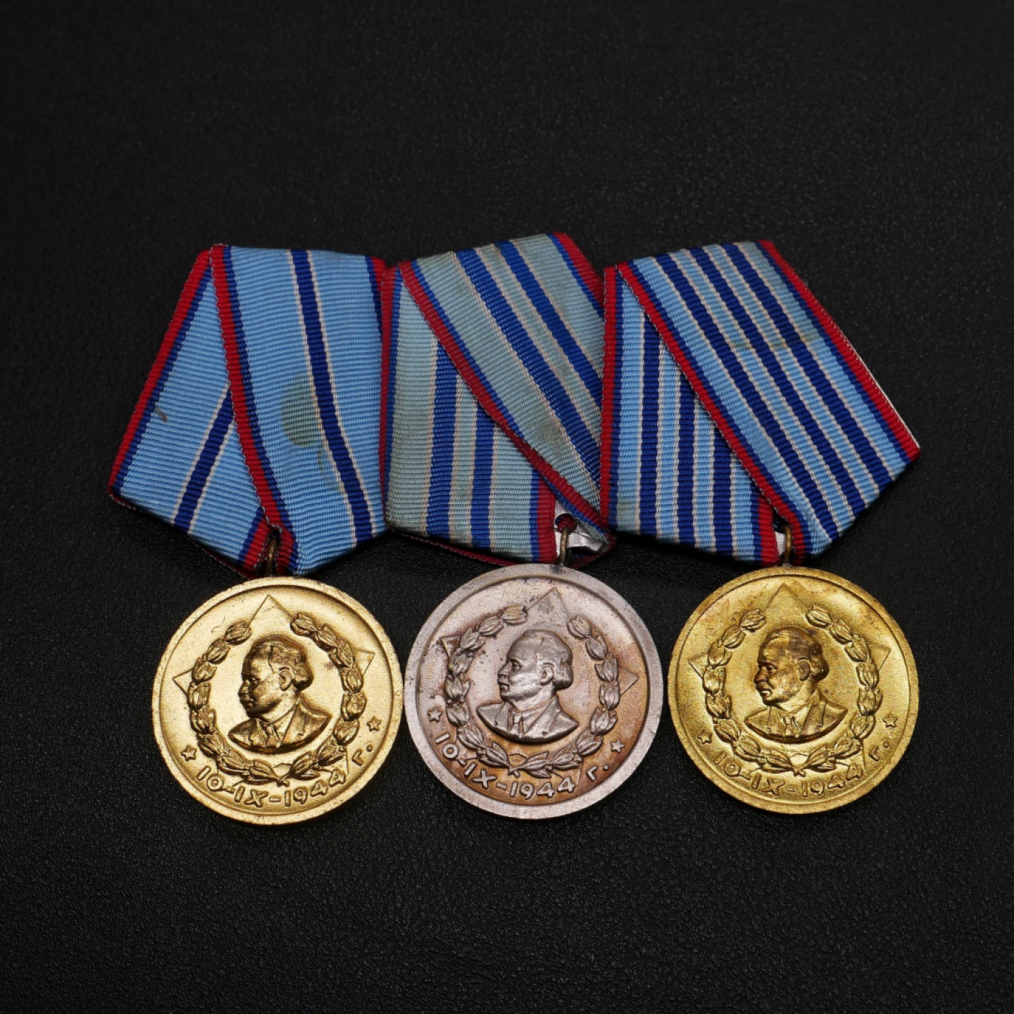 勋章奖章交易所2023年元旦拍卖 保加利亚内务部圆满服役套章，一二三级各一枚.