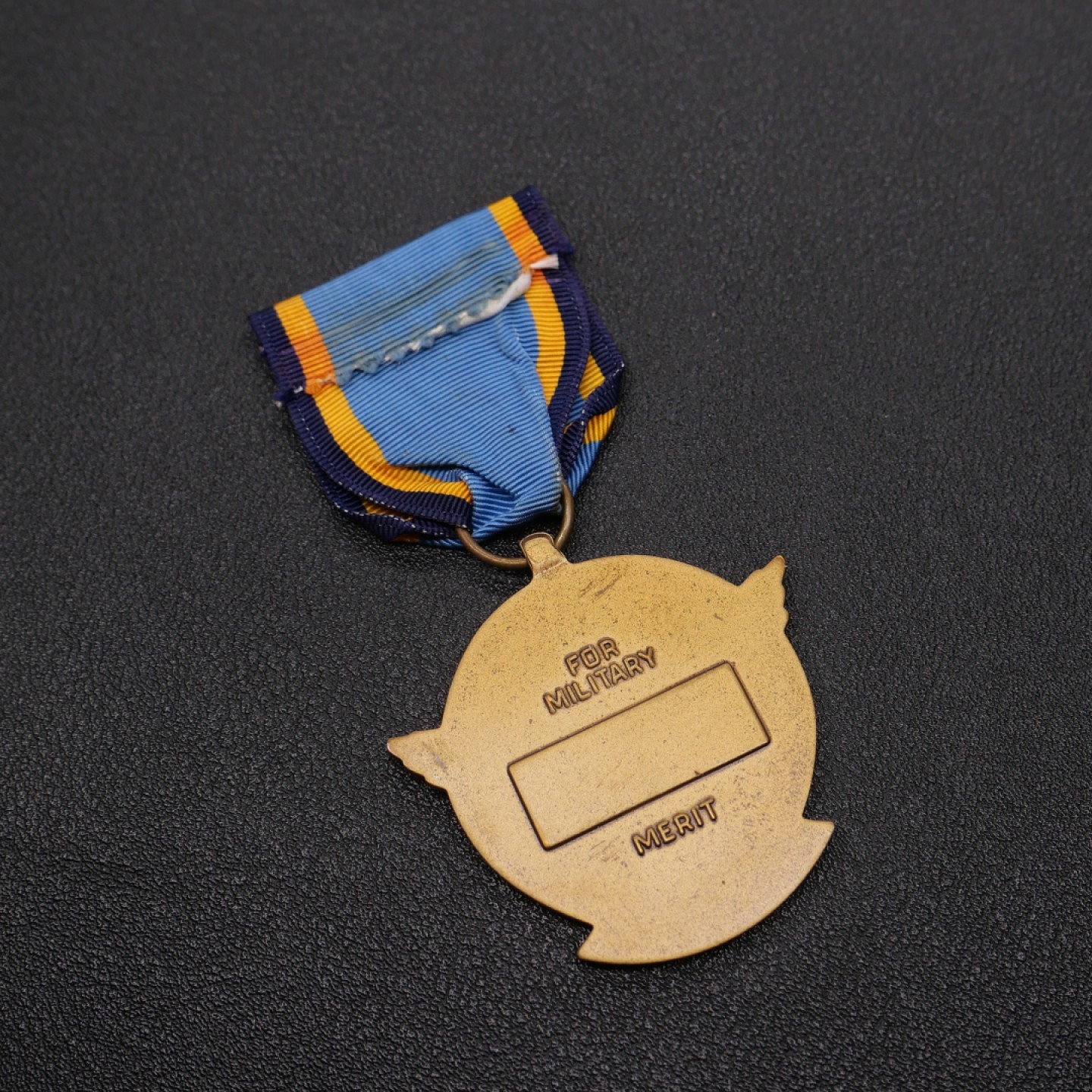 勋章奖章交易所2023年元旦拍卖 美国空军空中成就奖章，空军部长颁授，表彰有功绩的飞行员。