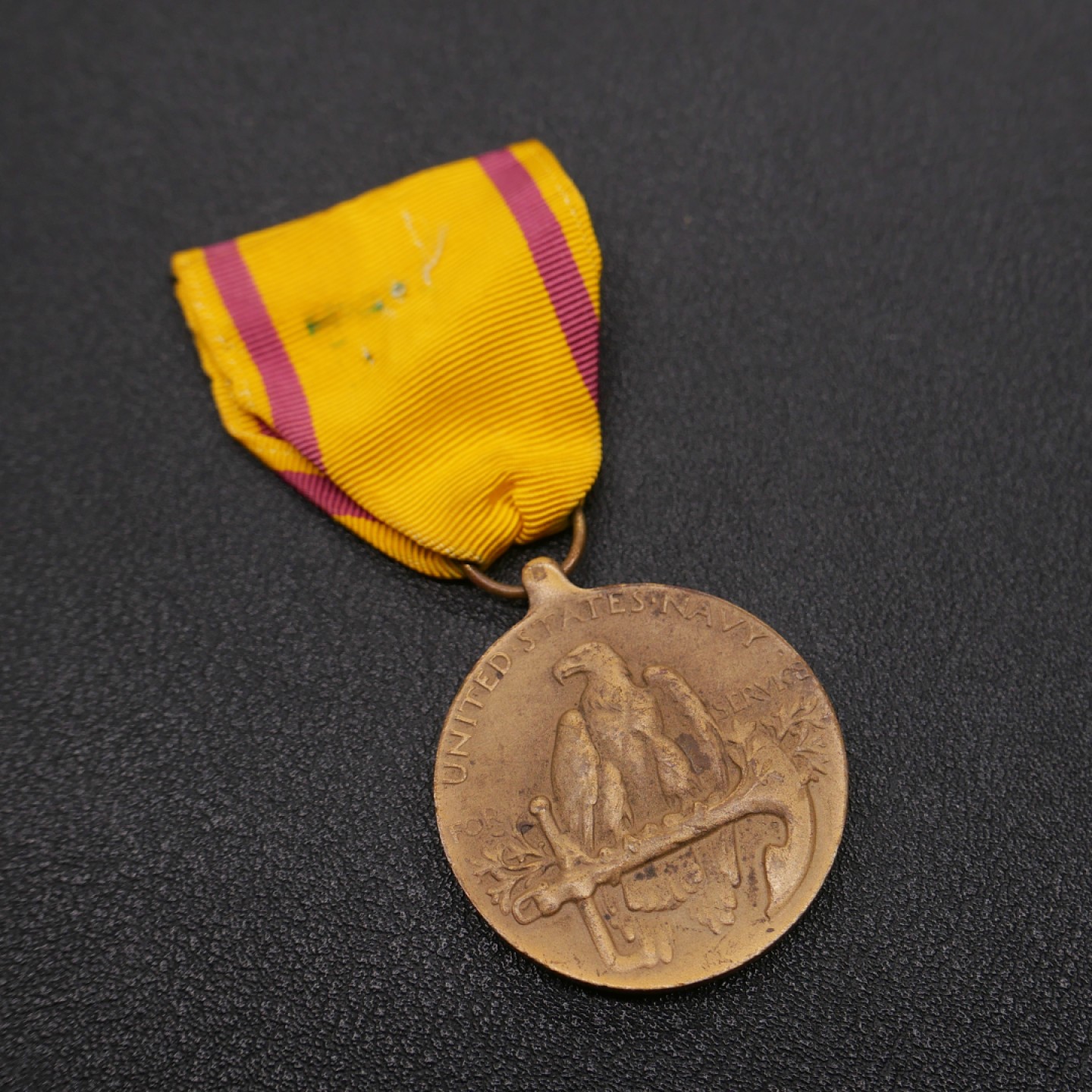 勋章奖章交易所2023年元旦拍卖 美国中国服役奖章，1942年设立，授予二战前后在中国及周边区域服役的美国海军、陆战队及海岸警卫队。