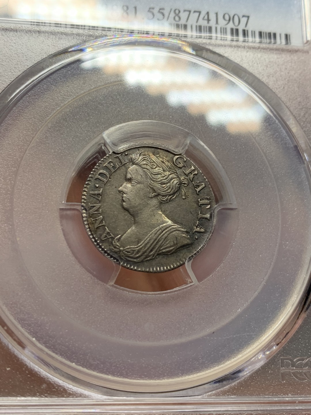 《竞宝斋》第129场-元旦精品特拍 (全场顺丰包邮) PCGS 1713年 英国1713 安妮女王濯足币  安妮女王时期任何AU以上品相的钱币都是非常稀少的存在