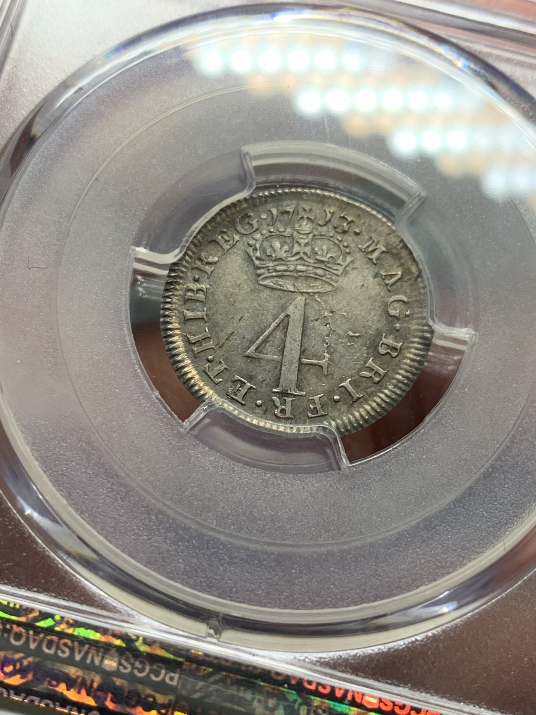 《竞宝斋》第129场-元旦精品特拍 (全场顺丰包邮) PCGS 1713年 英国1713 安妮女王濯足币  安妮女王时期任何AU以上品相的钱币都是非常稀少的存在