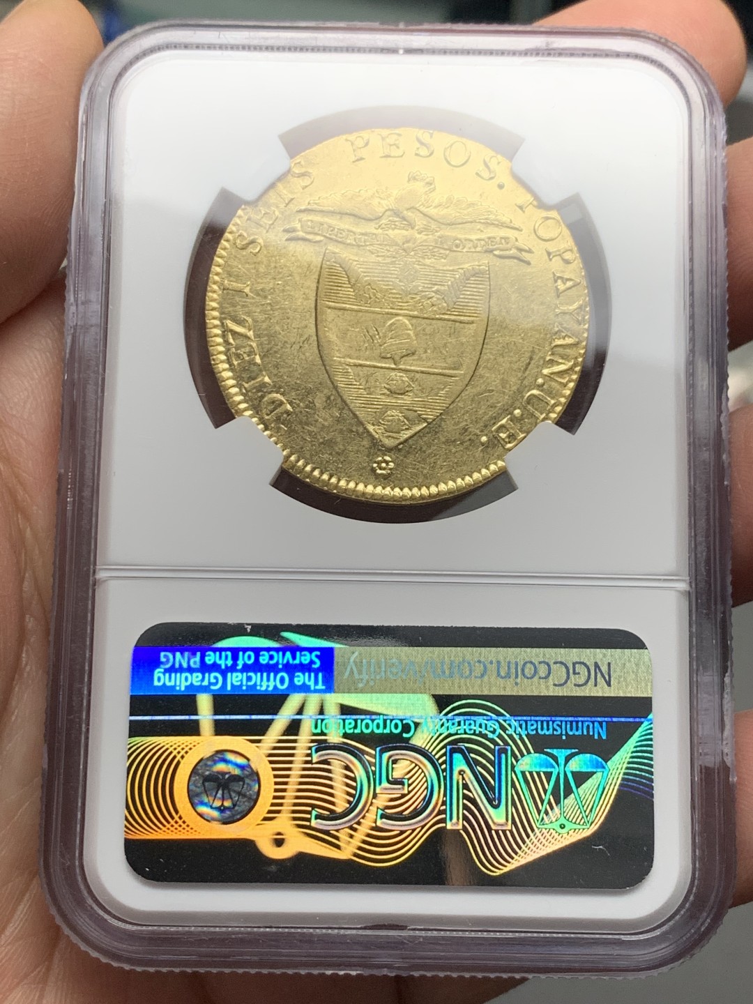 《竞宝斋》第129场-元旦精品特拍 (全场顺丰包邮) NGC-MS61 1846年哥伦比亚16比索金币 拉美地区早年大金参与流通，MS远比AU少见，同年同版今年5月HA一枚62分的成交价5120刀