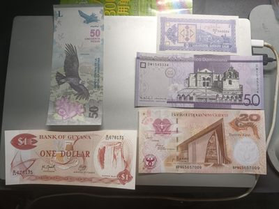 【专场20221229】返璞归真第IV期——无人像风格纸币专场 - 【拍品001】世界纸币批量五张全新UNC