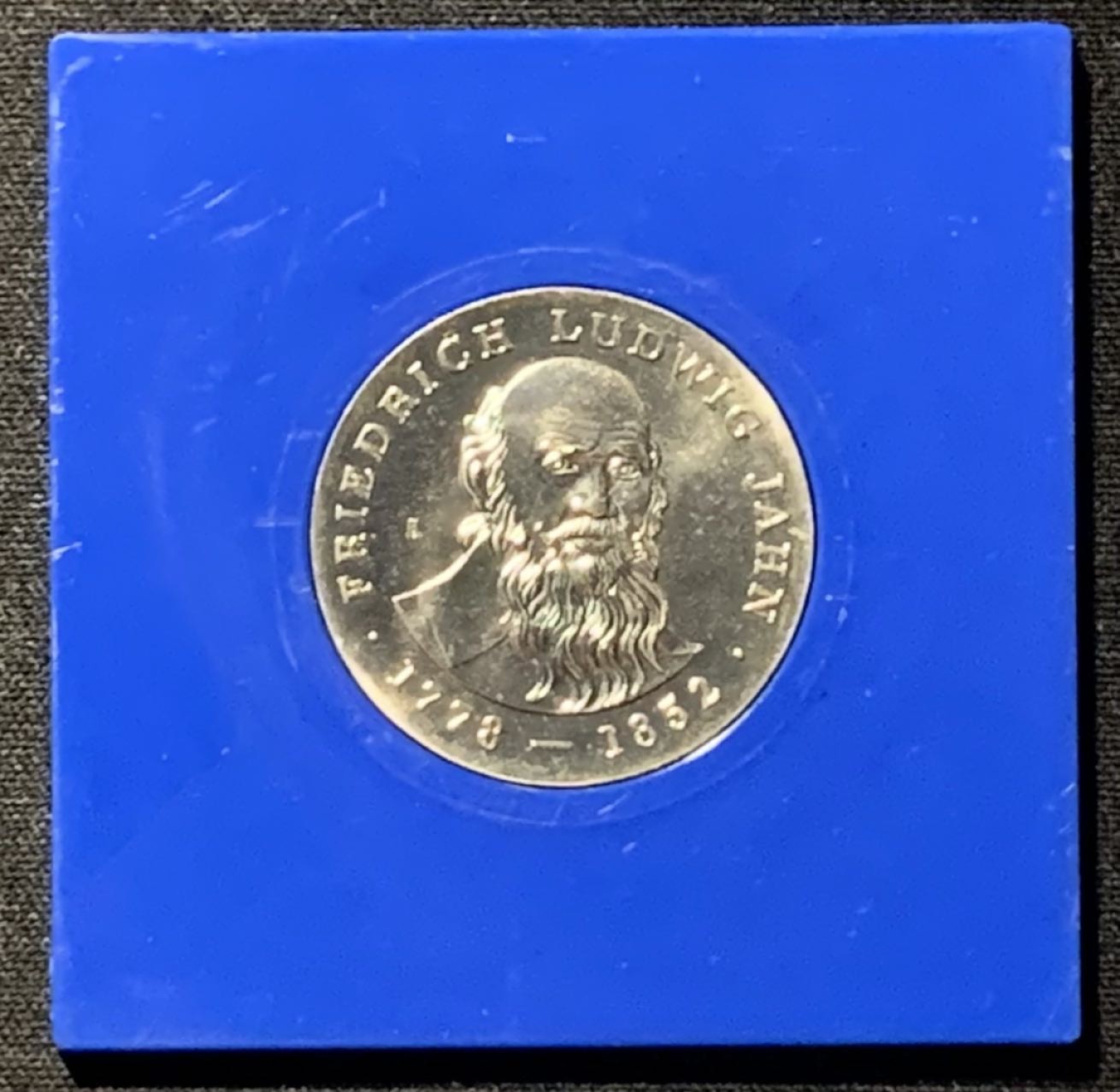 紫瑗钱币——第251期拍卖 民主德国 1977年 弗里德里希·路德维希·杨 逝世125周年 5马克 纪念币 原盒