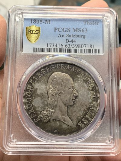 《竞宝斋》第129场-元旦精品特拍 (全场顺丰包邮) - PCGS-MS63奥地利萨尔茨堡1805年费迪南德泰勒 亚军分 超炫五彩包浆 背面支撑架有磕 无伤大雅