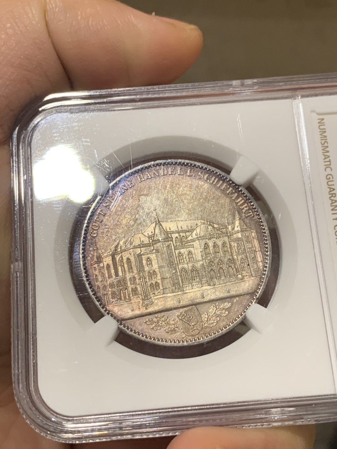 《竞宝斋》第129场-元旦精品特拍 (全场顺丰包邮) NGC MS63+德国 1864 不莱美交易所泰勒银币 淡紫色包浆，有pl质感 不可多得的状态