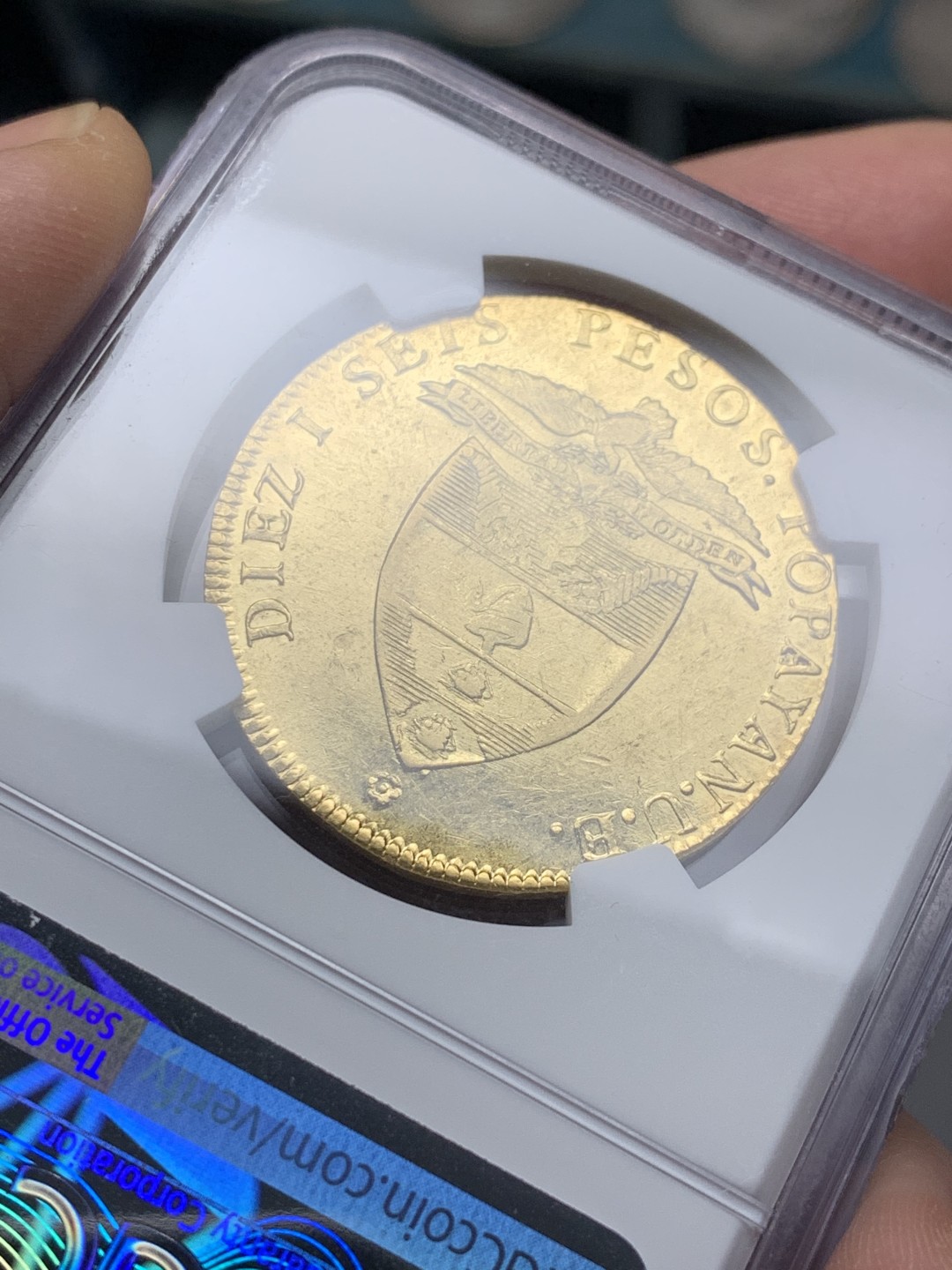 《竞宝斋》第129场-元旦精品特拍 (全场顺丰包邮) NGC-MS61 1846年哥伦比亚16比索金币 拉美地区早年大金参与流通，MS远比AU少见，同年同版今年5月HA一枚62分的成交价5120刀