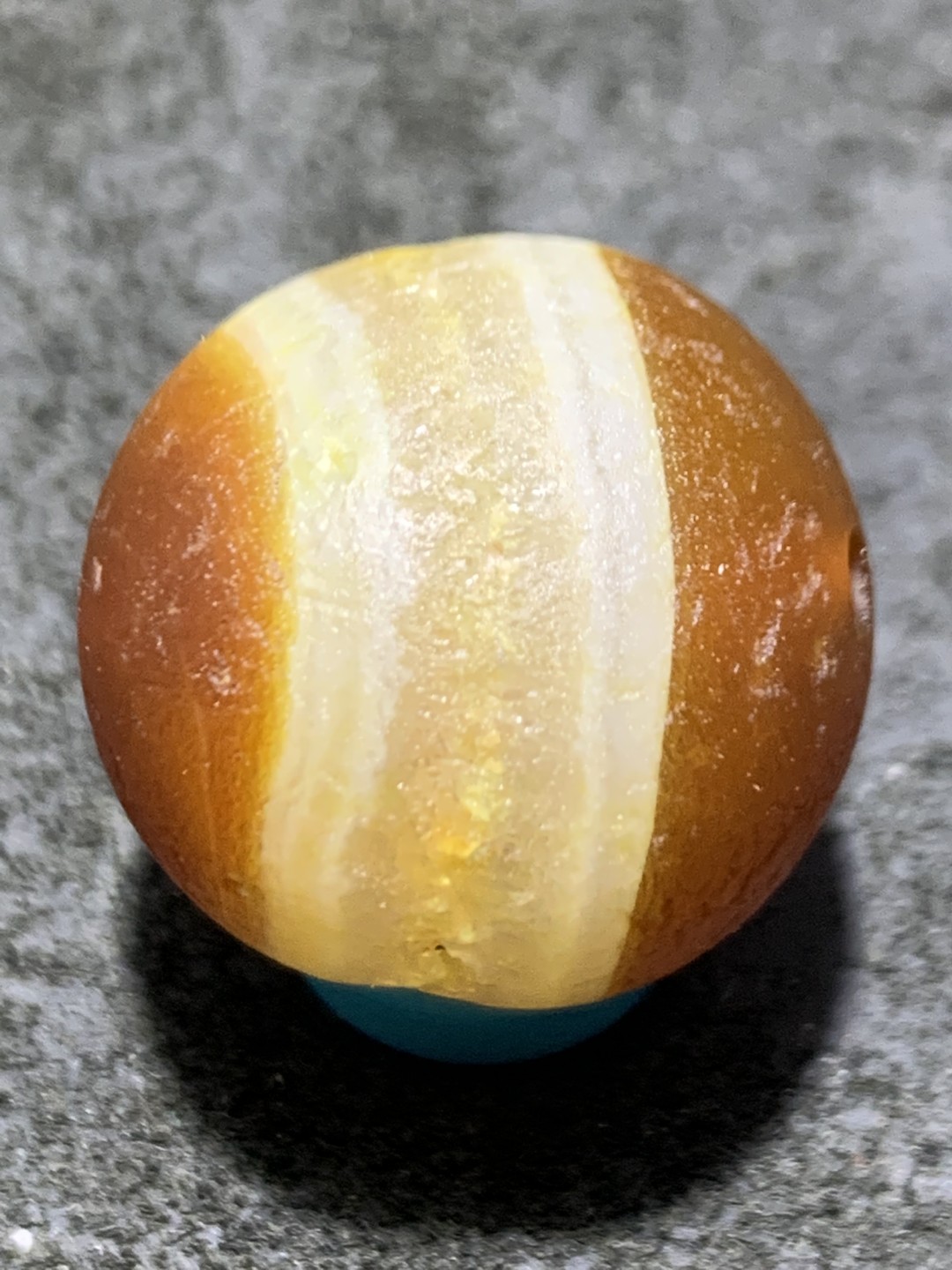 高玉化风化纹玛瑙晶洞2.0随形珠一颗，