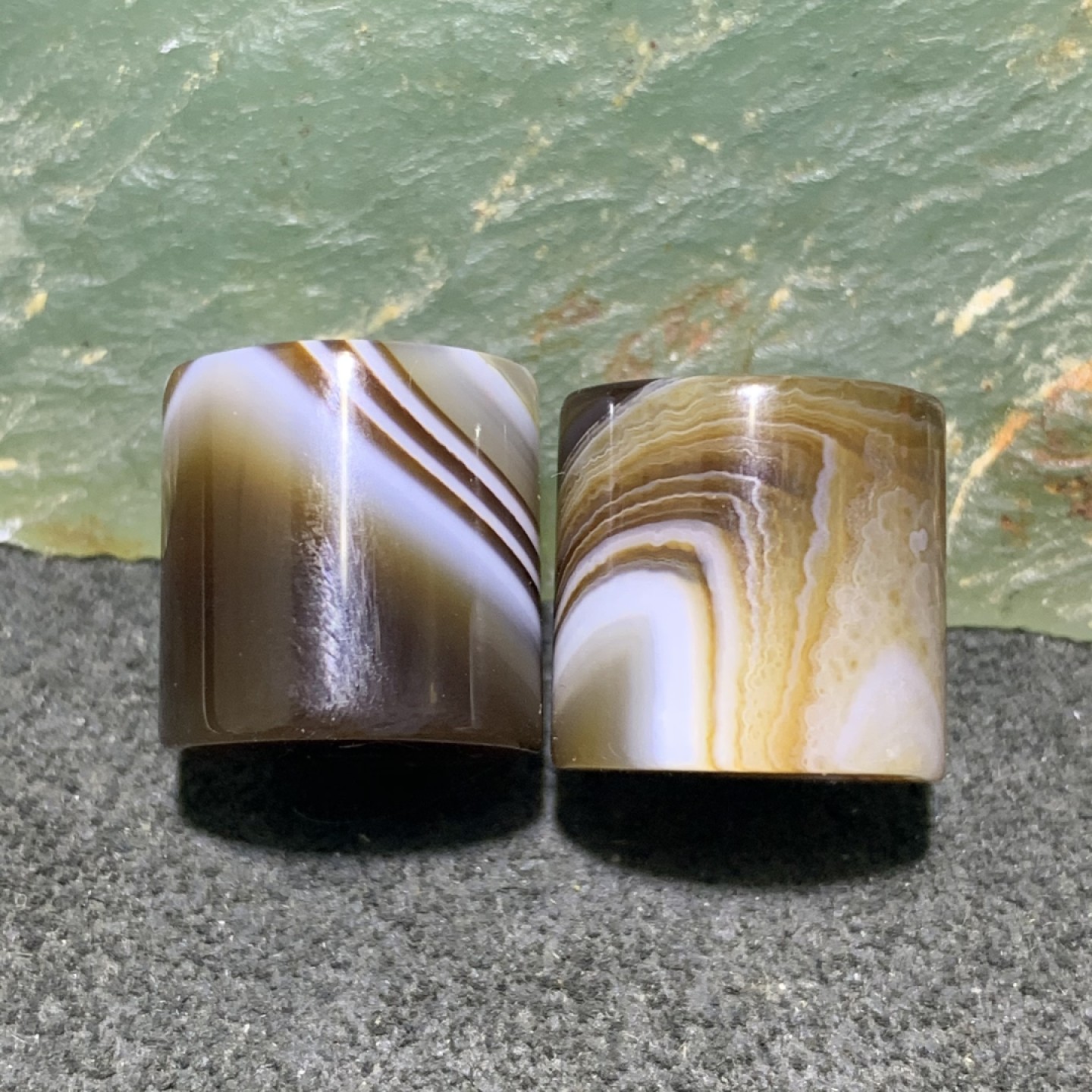 通货千层纹药师玛瑙桶珠2颗，点击头像，