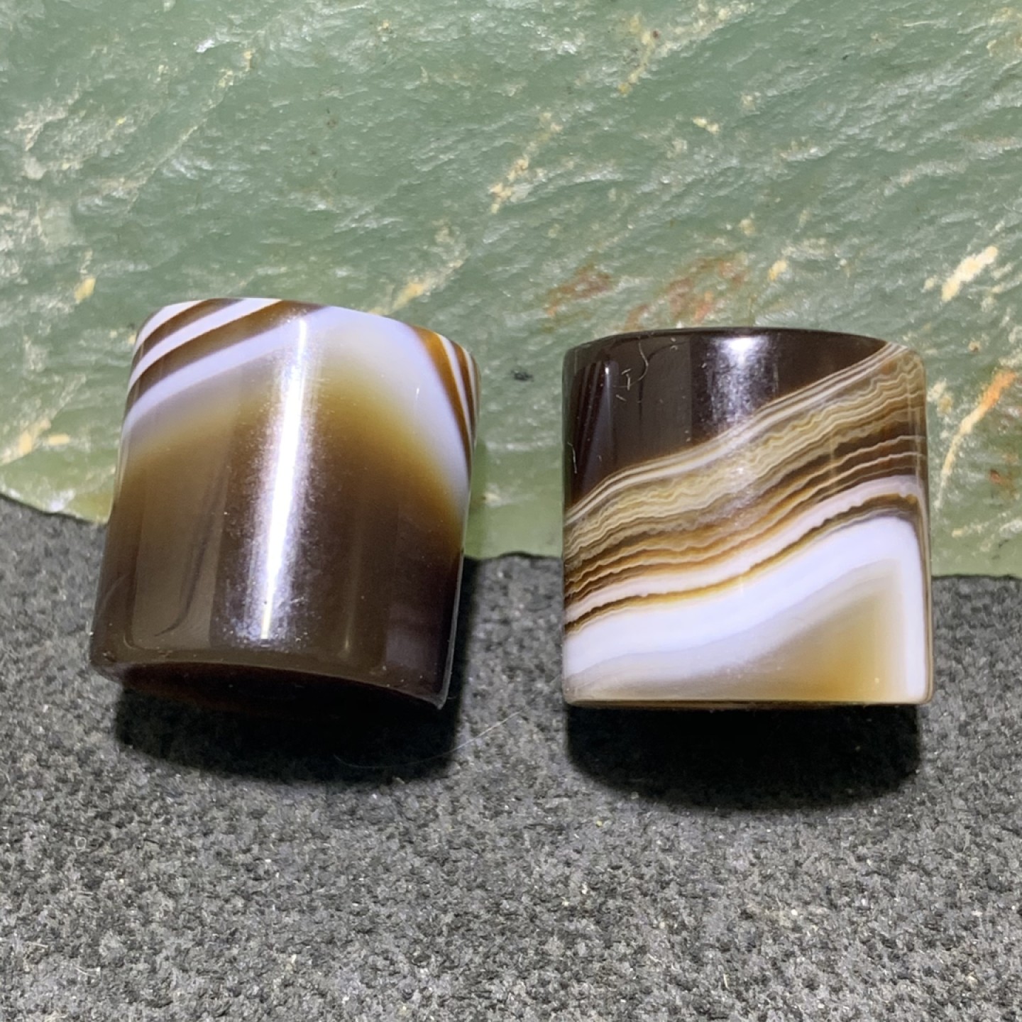 通货千层纹药师玛瑙桶珠2颗，点击头像，