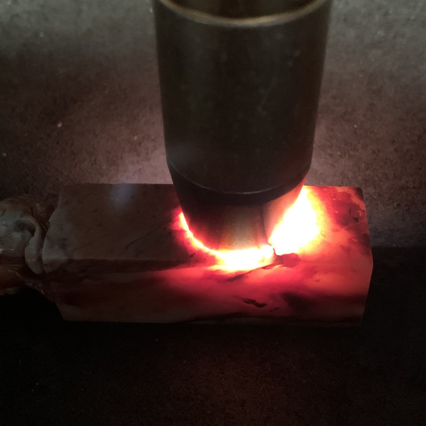 仅此一方！老挝红花冻兽钮一方！