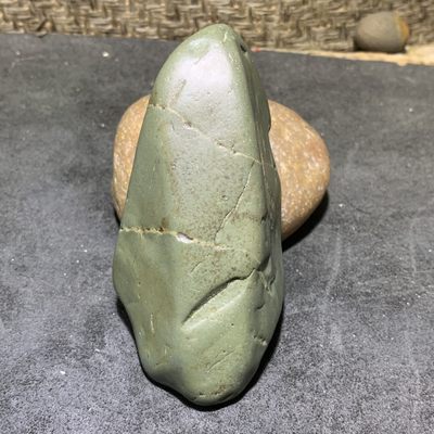 精美新疆绿泥石原石把件（镇纸，摆件） 一块， - 精美新疆绿泥石原石把件（镇纸，摆件） 一块，