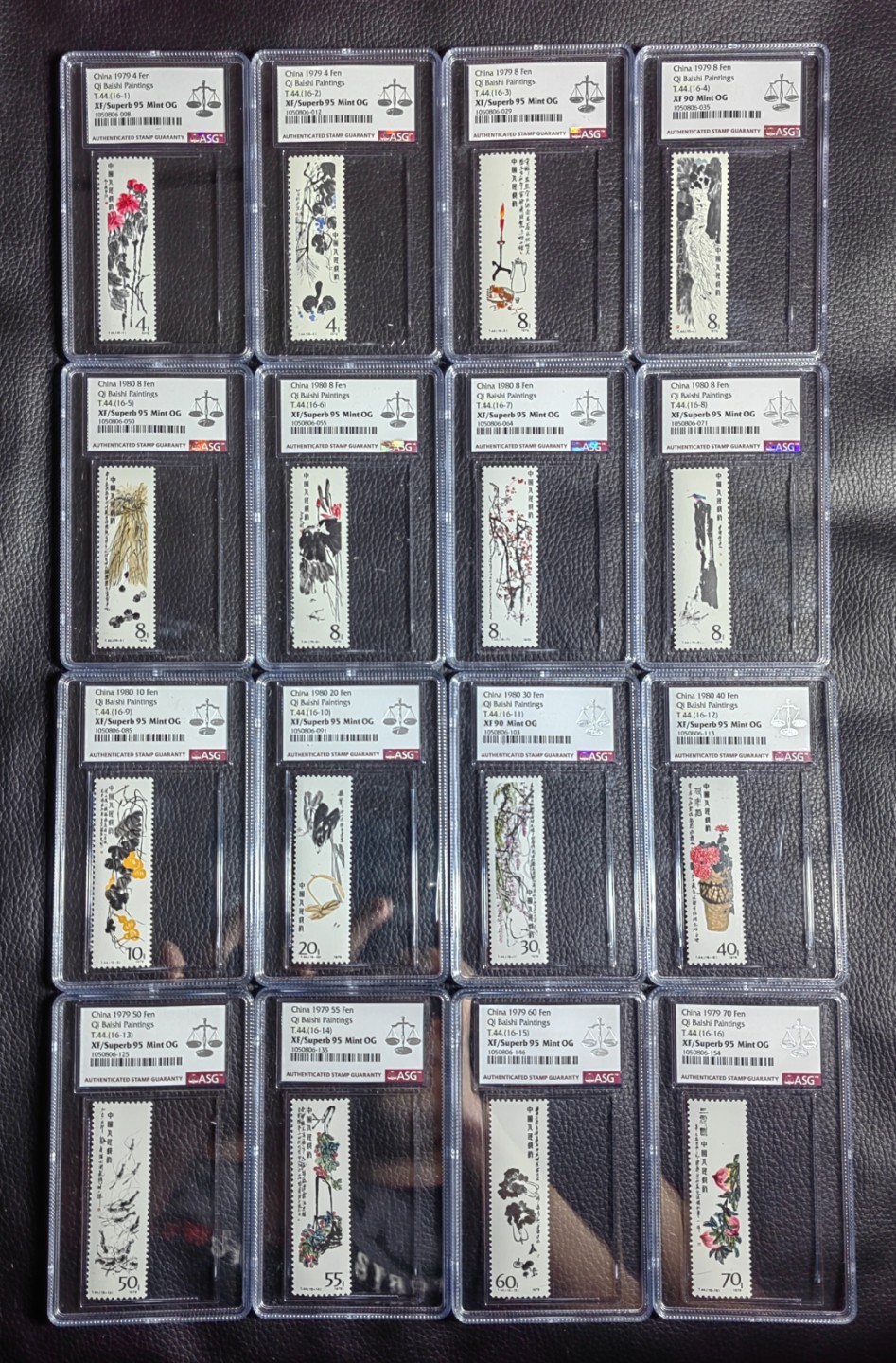 洪涛臻品批发群  精选邮票限时拍卖第一百三十期 T44齐白石新全  ASG评级，—4，—11两枚90分，其余14枚95高分，均OG，筋票均95高分，16枚大套票如此高分非常不容易，喜欢的朋友不要错过