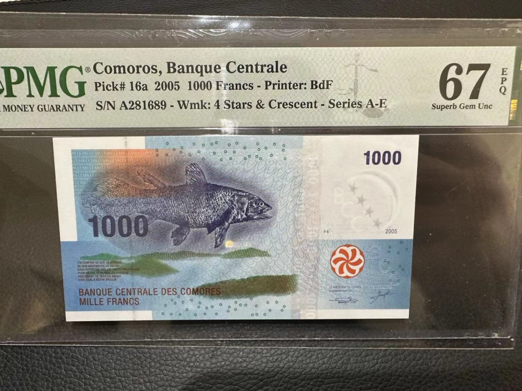 《外钞收藏家》第二百二十八期 2005年科摩罗1000法郎 PMG67 无47
