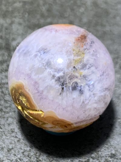 精美亚光冰飘糖心战国红玛瑙雕刻招财进宝珠一颗！ 精美亚光冰飘糖心战国红玛瑙雕刻招财进宝珠一颗！