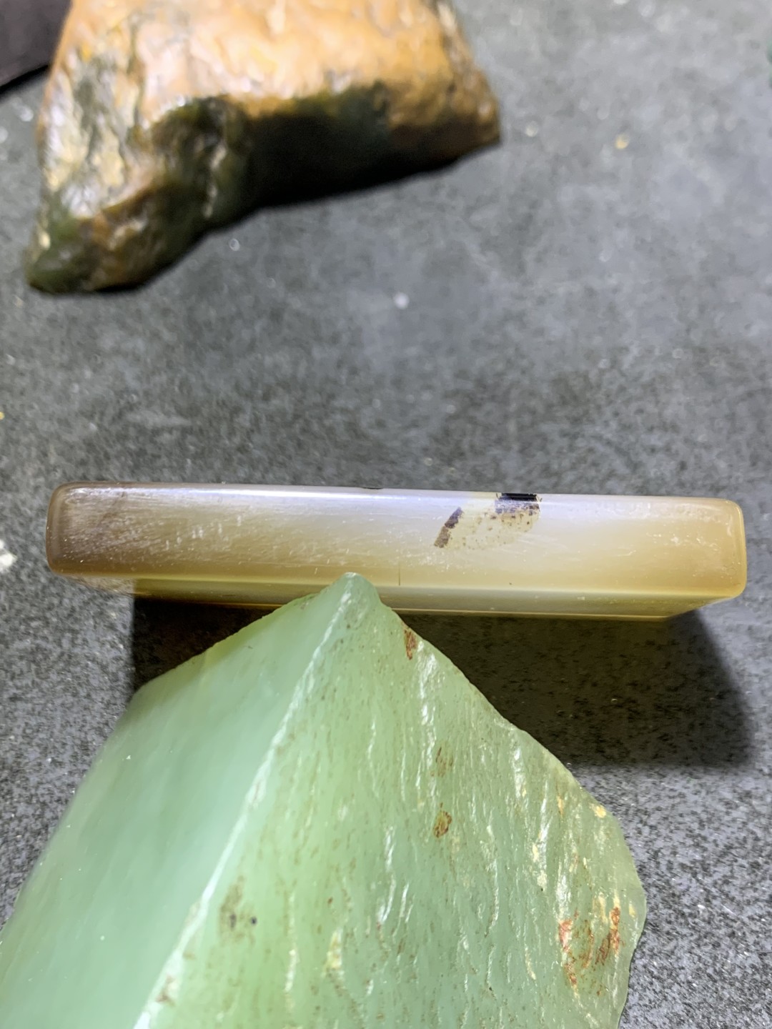 精美高玉化马达加斯加海洋玉髓俏色水墨点牌子一个！