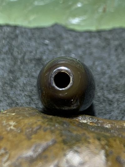 精美高玉化缠丝玛瑙小桶珠一颗， 精美高玉化缠丝玛瑙小桶珠一颗，