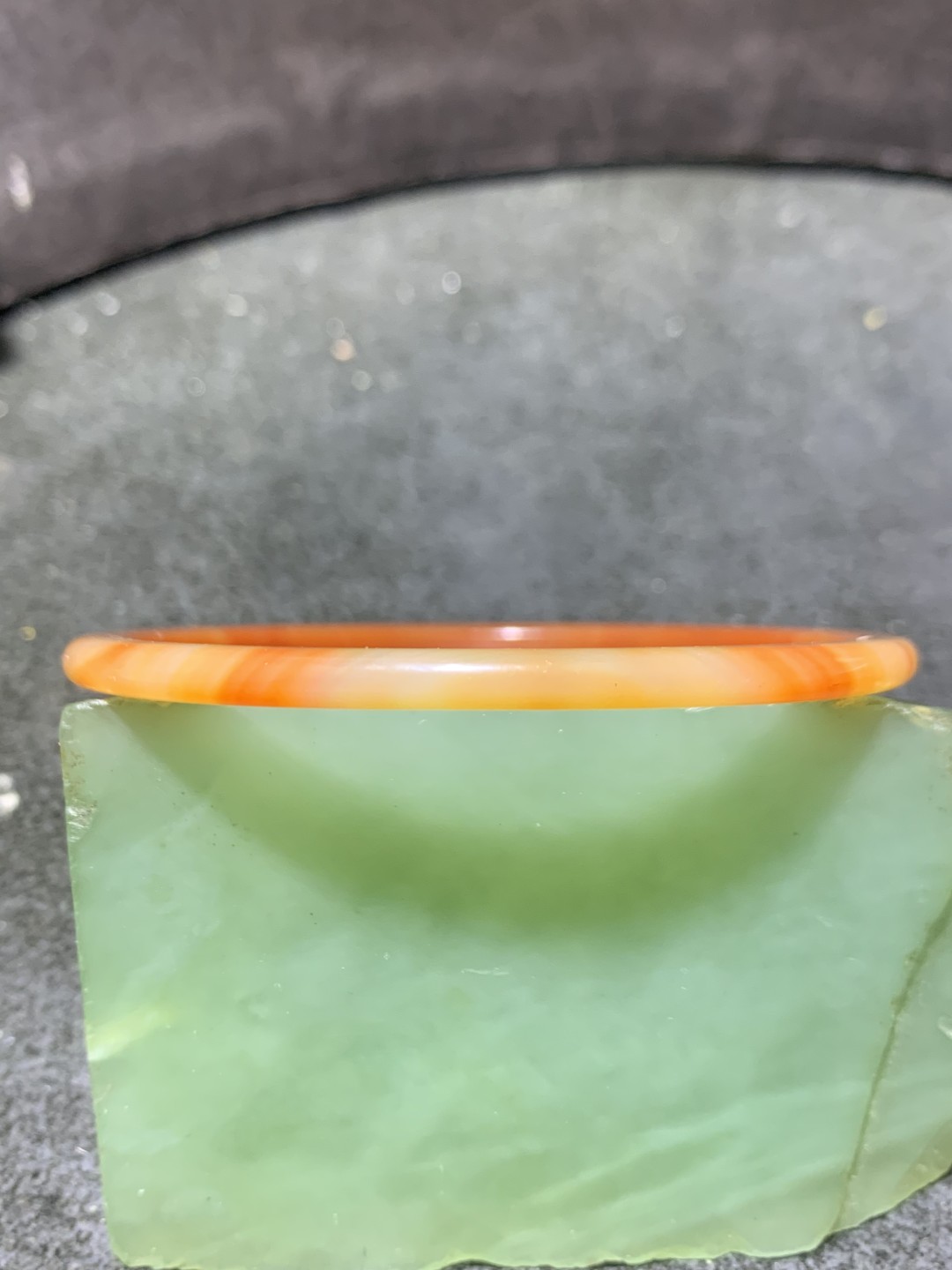精美缠丝玛瑙条镯一只