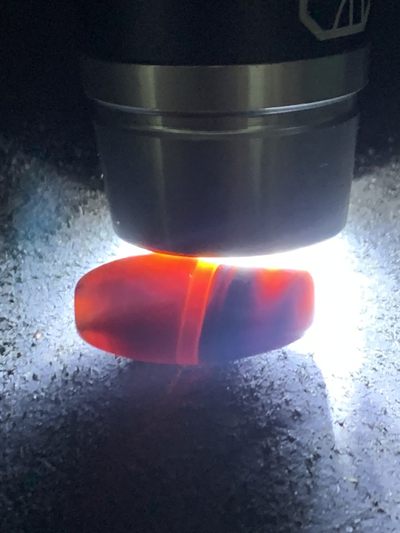 精美高玉化缠丝玛瑙小桶珠一颗， 精美高玉化缠丝玛瑙小桶珠一颗，