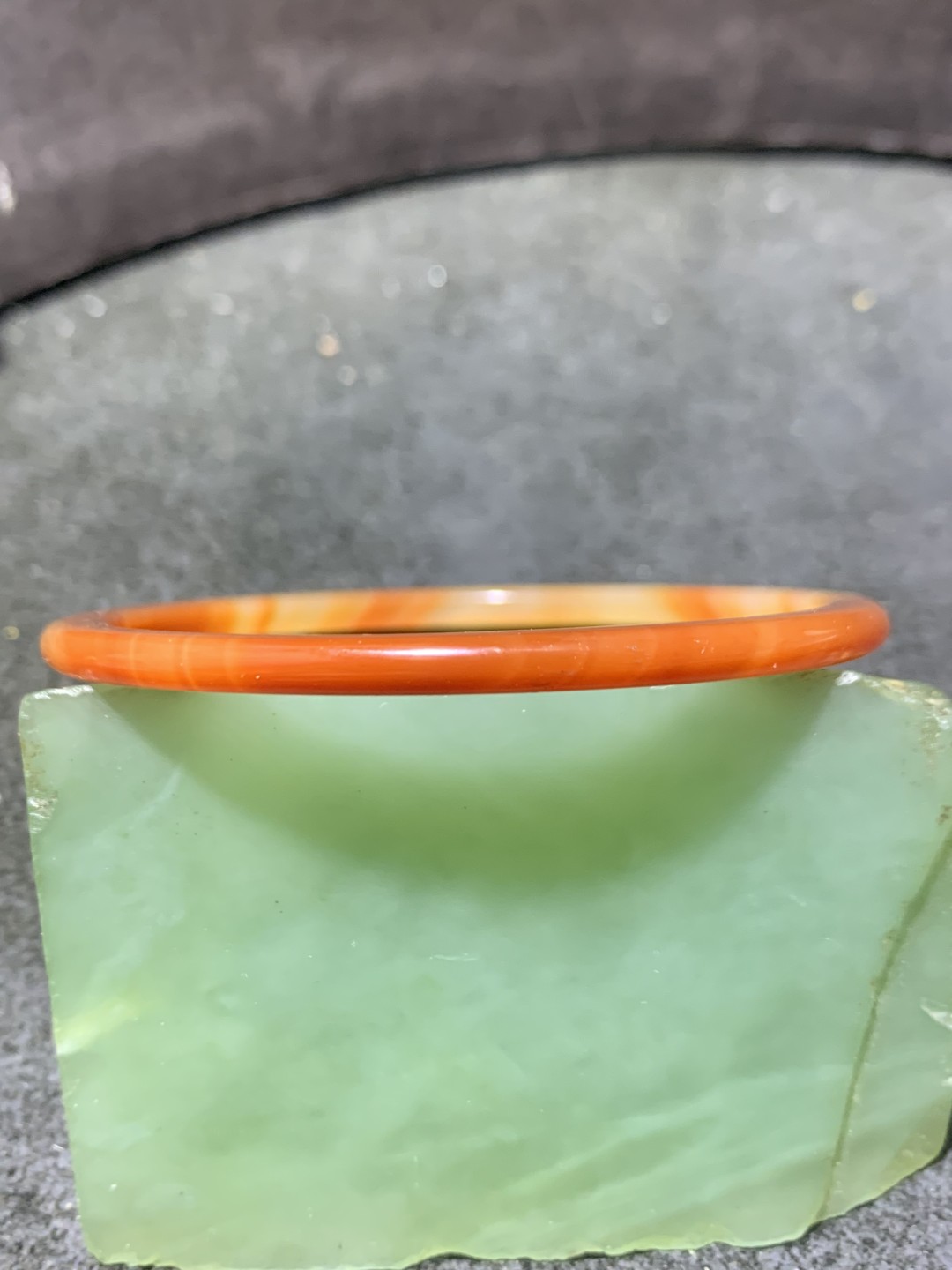 精美缠丝玛瑙条镯一只