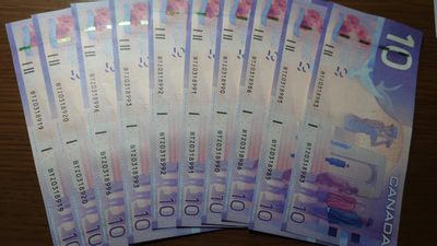 【世界钱币收藏】精选微拍第55期 暨2023年第二期 绝品裸钞全部低价起拍  2008年加拿大10元 旅版 全新绝品刀拆 如图无47十张为一件