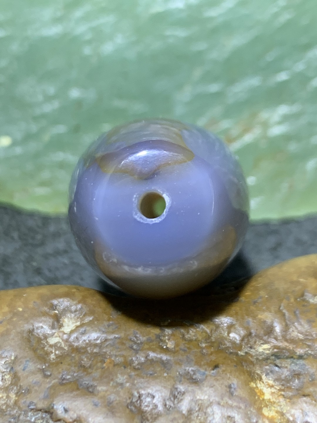 精美高玉化天眼巴西玛瑙随形桶珠一个，