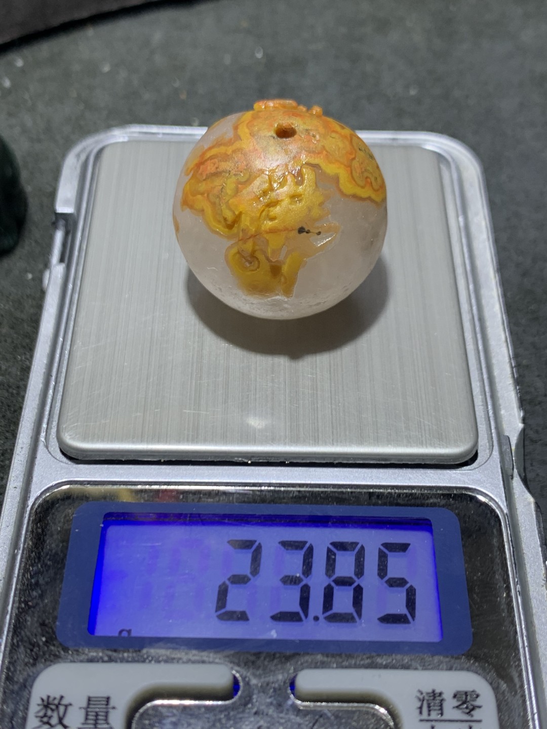 精美冰飘亚光战国红玛瑙雕刻悟佛珠一个，