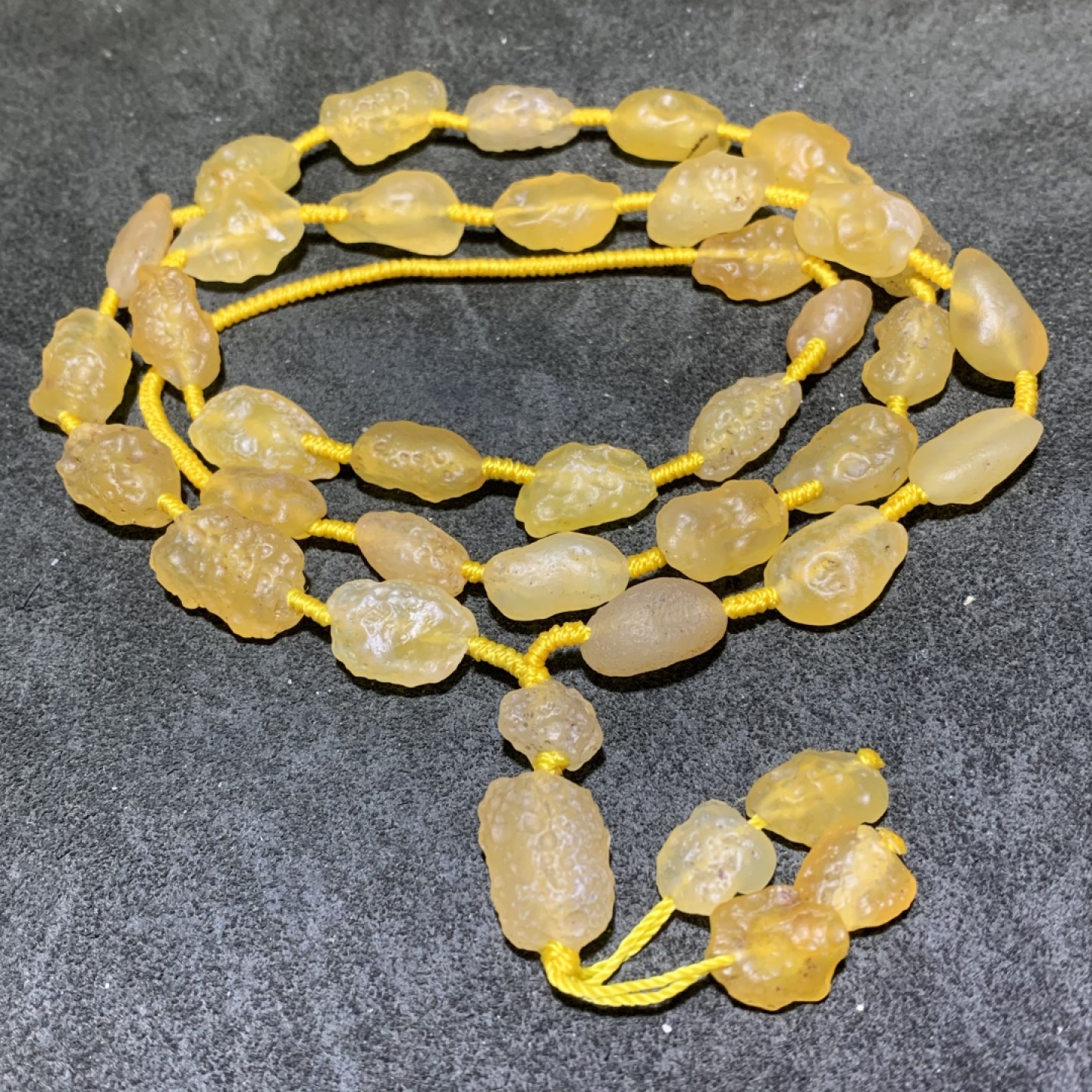 精美天然阿拉善玛瑙麻皮蜜蜡黄色项链一条