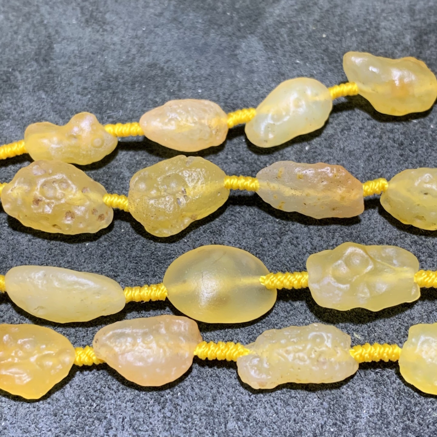 精美天然阿拉善玛瑙麻皮蜜蜡黄色项链一条