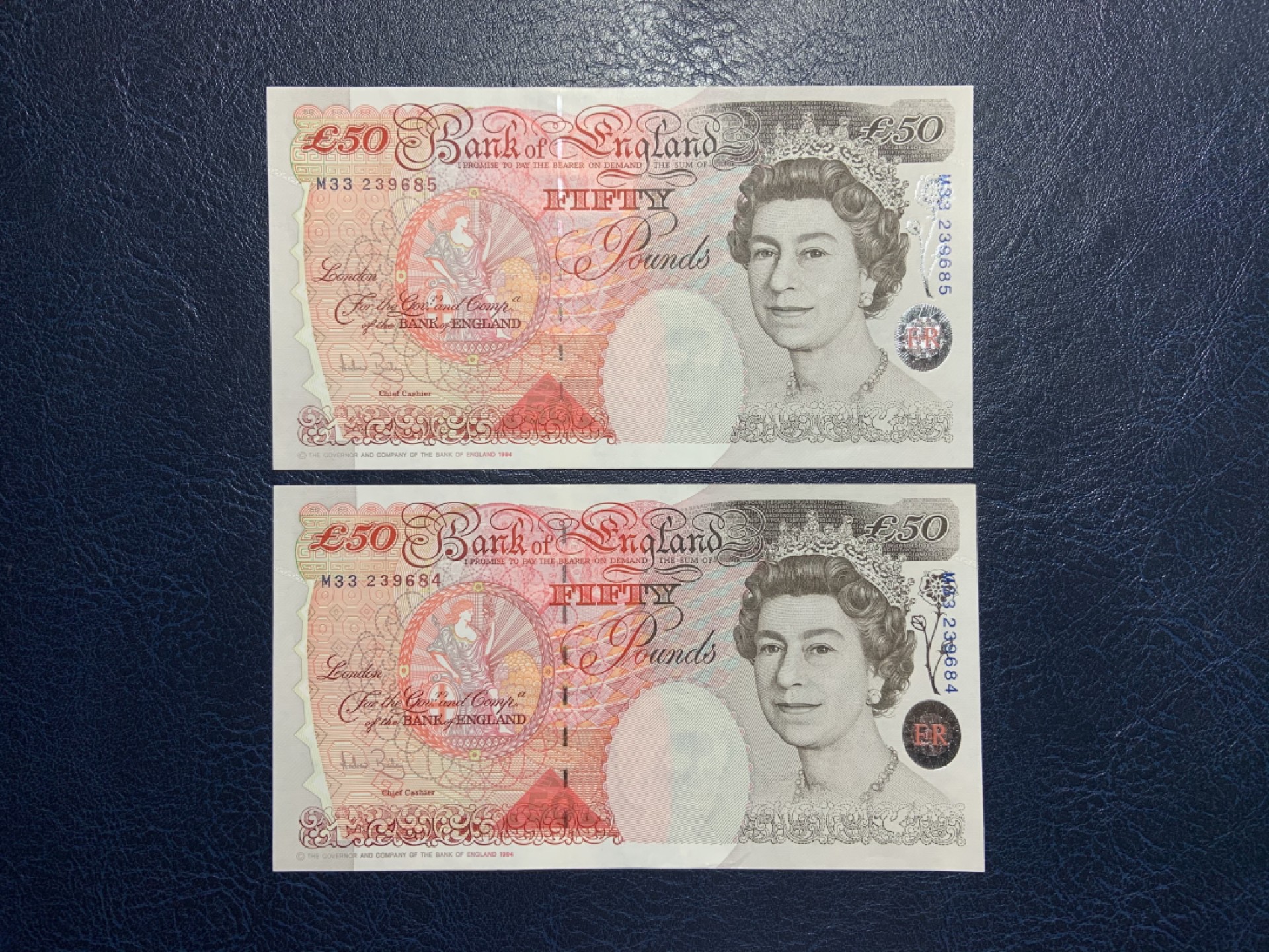 收藏联盟Quantum Auction 第223期拍卖 英国1994年50镑两连号 品相UNC-UNC- 细节如图 