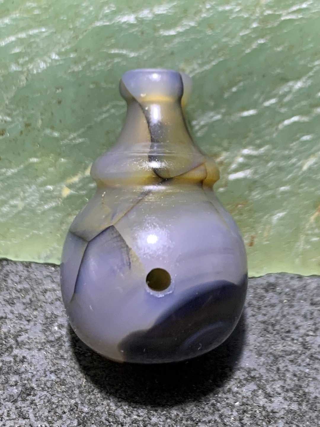 精美龟裂纹九眼页岩一体佛头三通一颗！