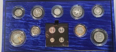 巴斯克收藏第73期 英系原装套币专场 10/11/12号三场连拍 全场包邮 - 英国2000年全银套币 13枚银币 稀少濯足节全套 带证书 外封套 完美包装