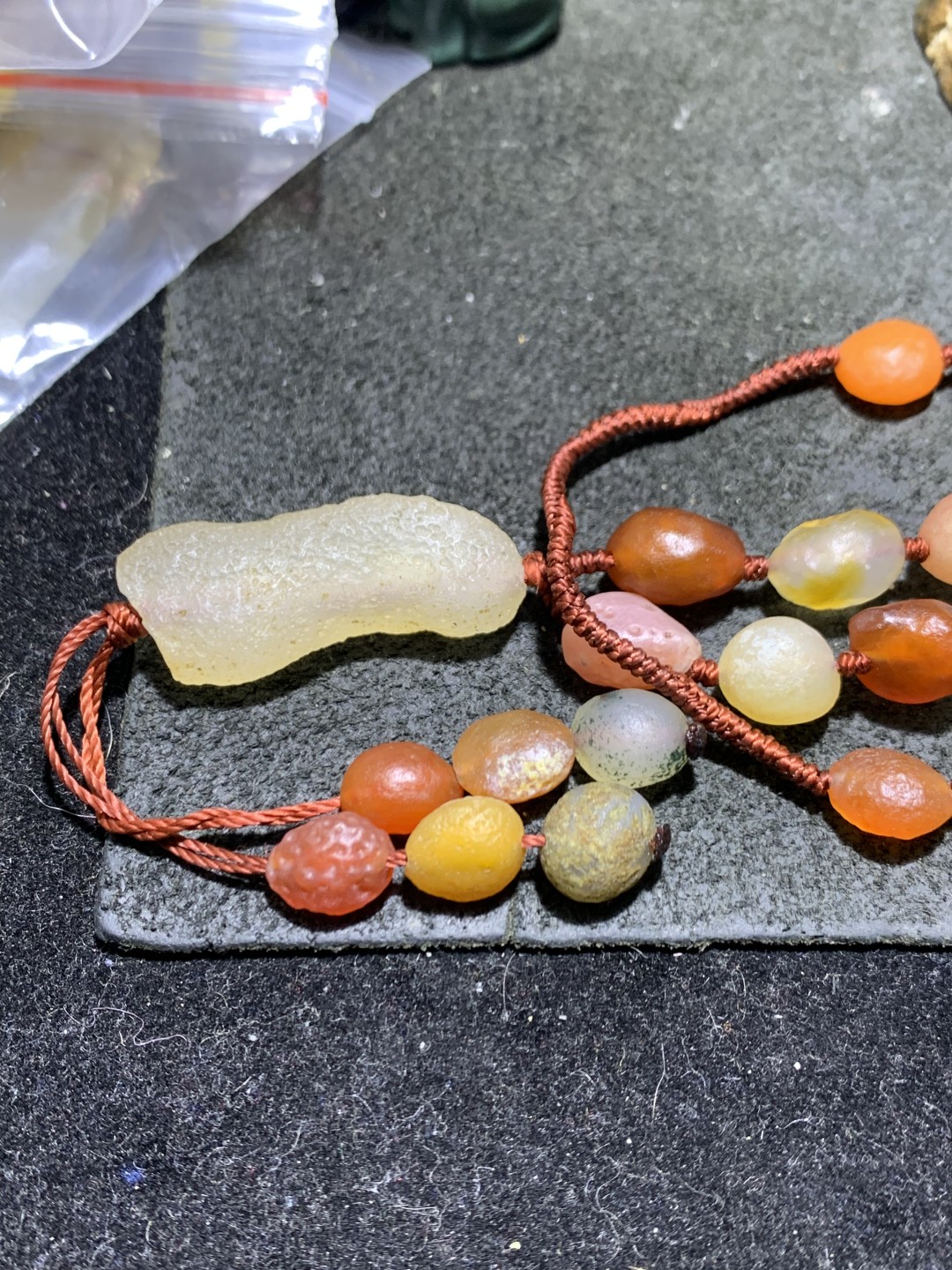 精美天然阿拉善管状玛瑙项链一条
