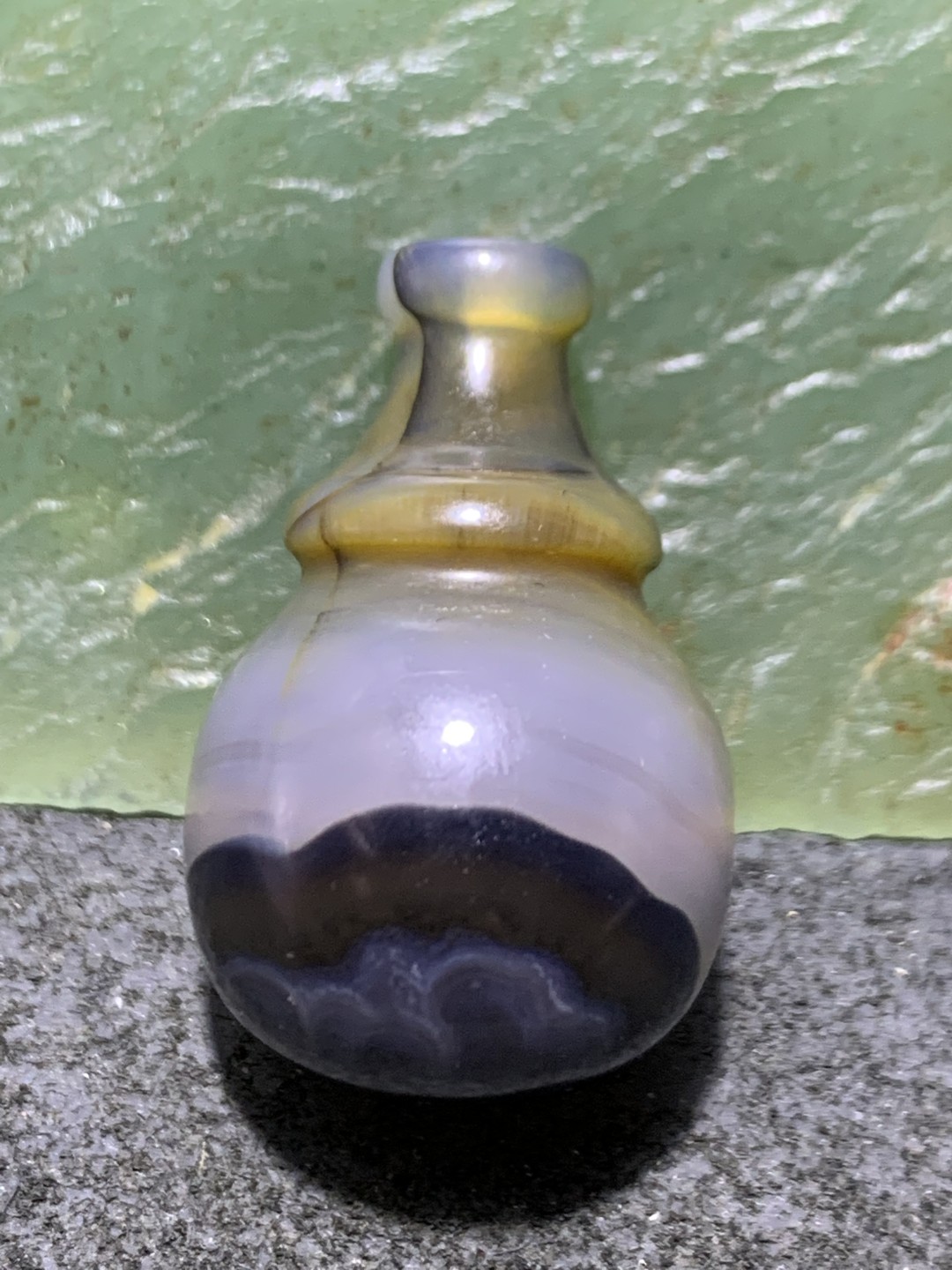 精美龟裂纹九眼页岩一体佛头三通一颗！